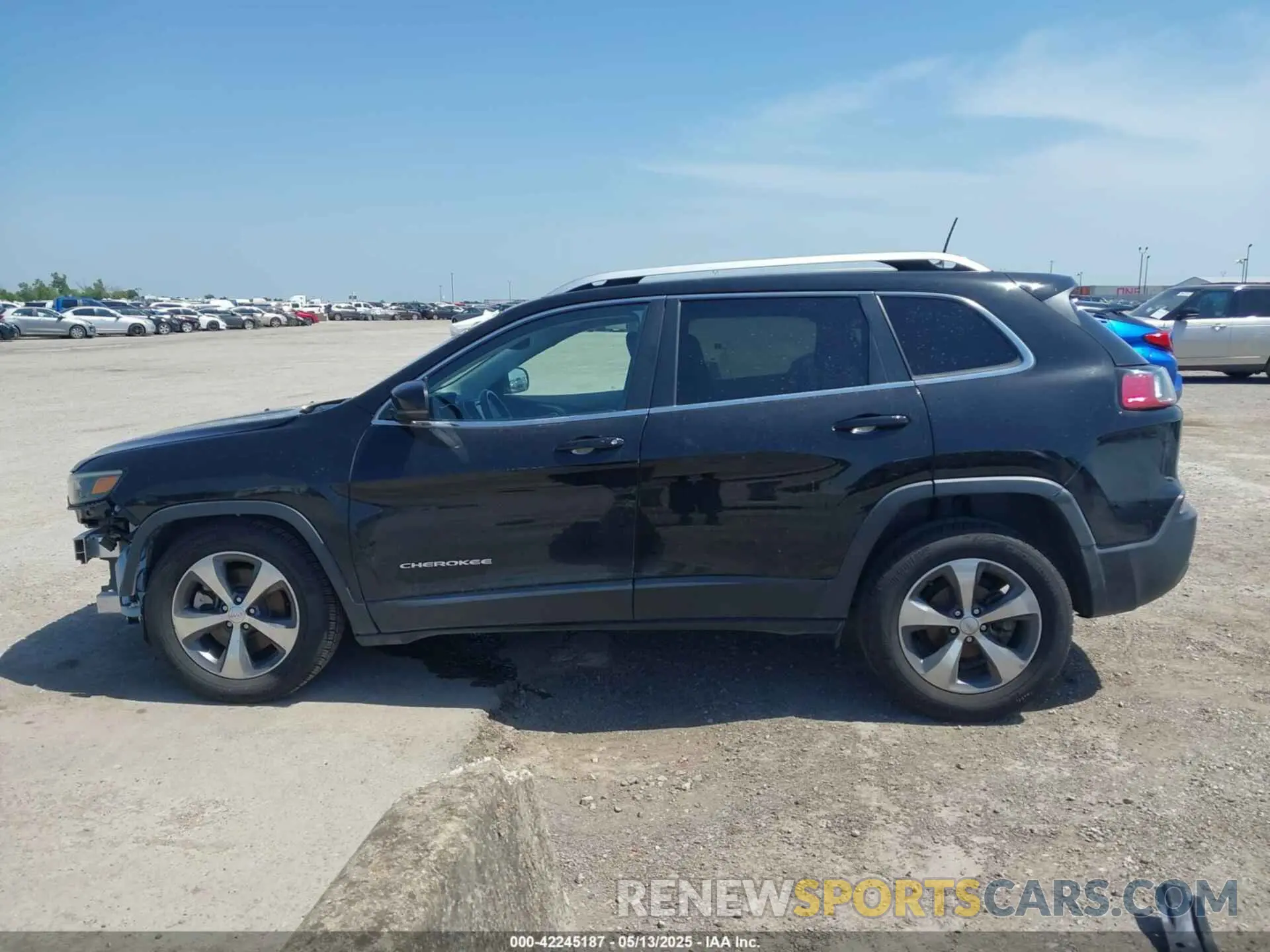 15 Photograph of a damaged car 1C4PJLDB5KD469816 JEEP CHEROKEE 2019
