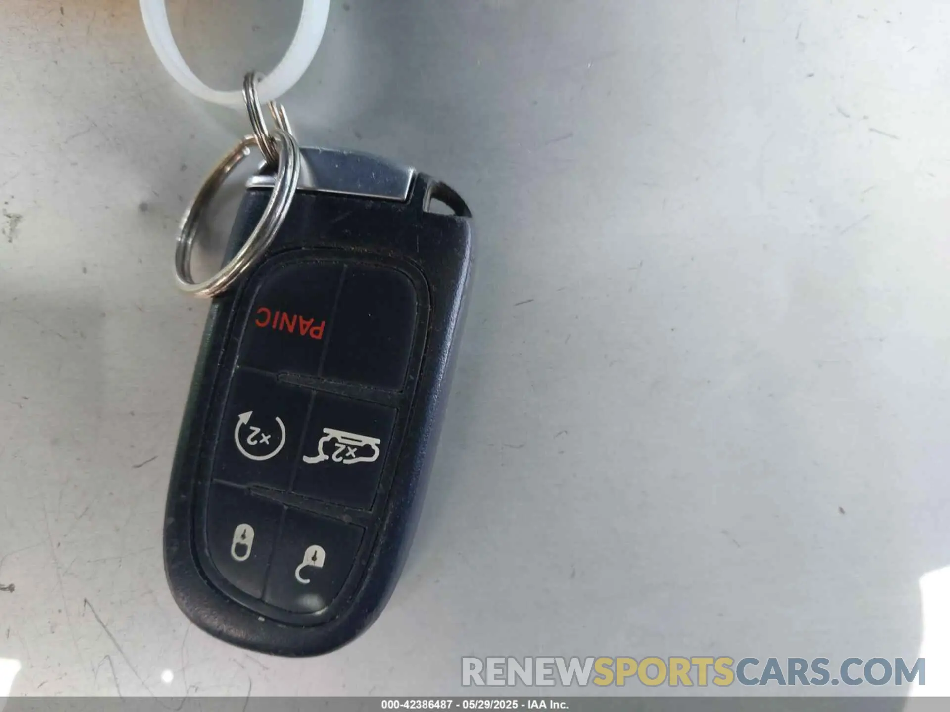 11 Photograph of a damaged car 1C4PJLDB7KD207845 JEEP CHEROKEE 2019