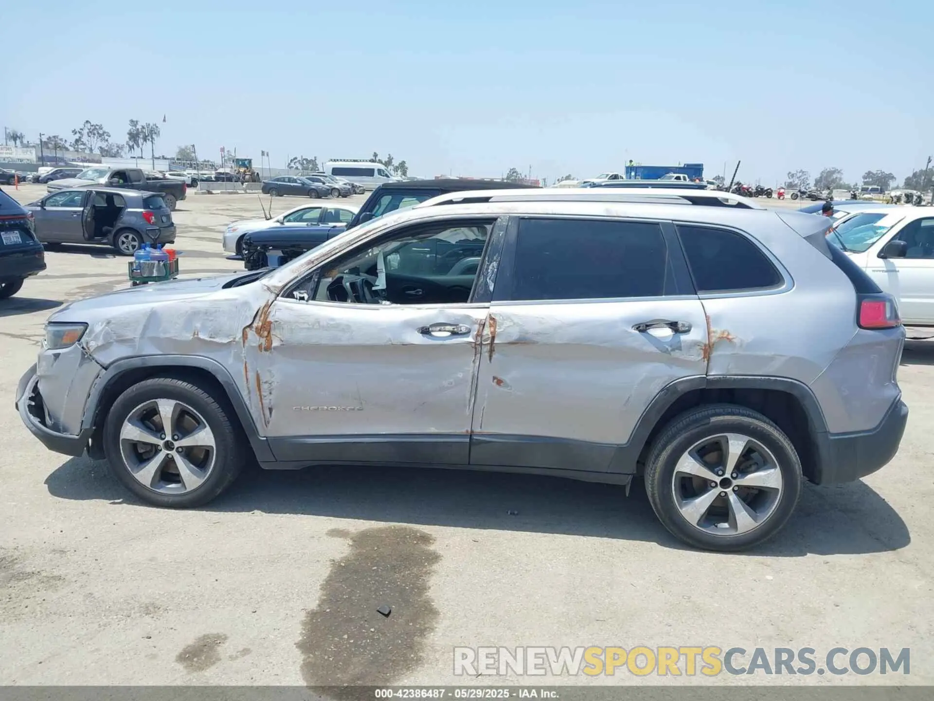 14 Photograph of a damaged car 1C4PJLDB7KD207845 JEEP CHEROKEE 2019