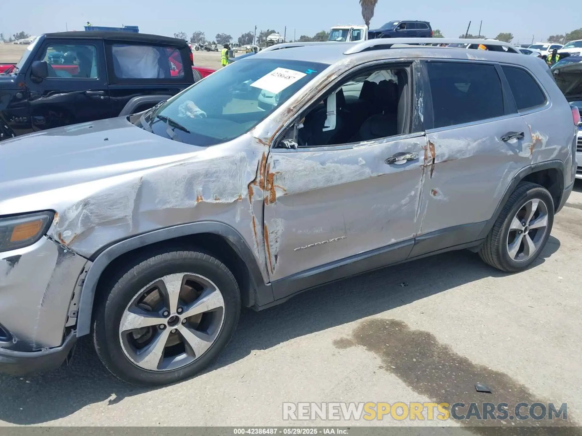 6 Photograph of a damaged car 1C4PJLDB7KD207845 JEEP CHEROKEE 2019