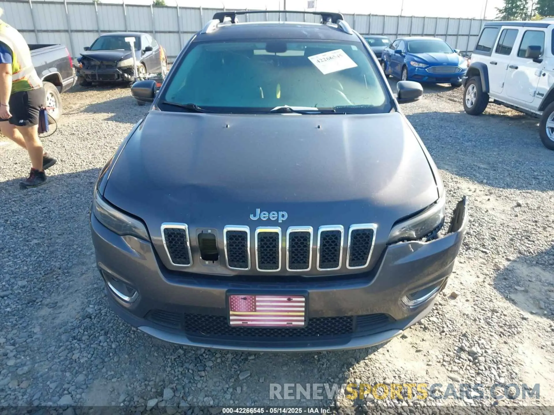 13 Photograph of a damaged car 1C4PJLDB8KD136168 JEEP CHEROKEE 2019