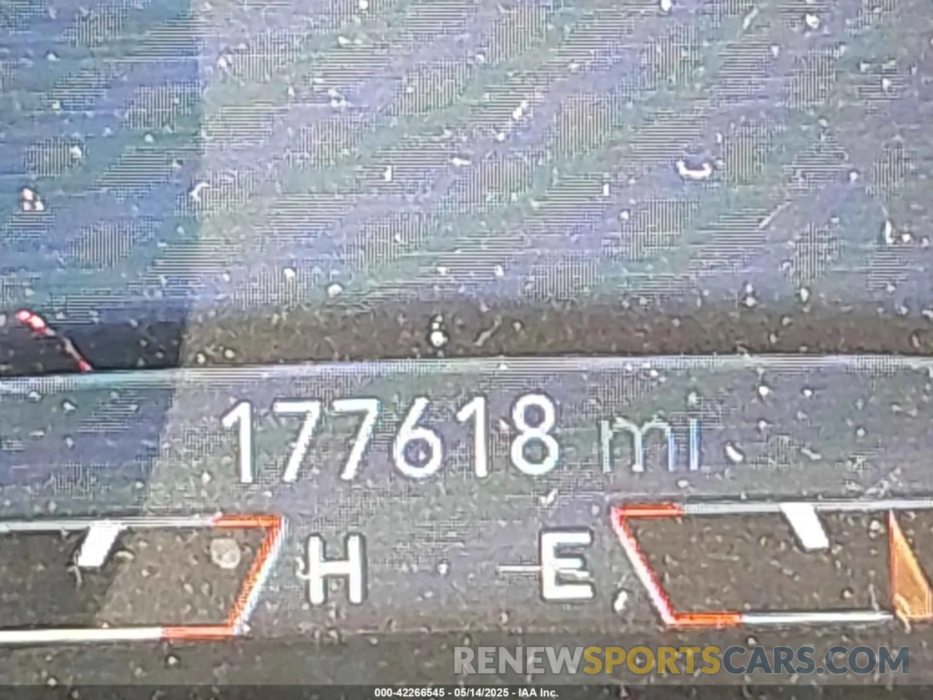 16 Photograph of a damaged car 1C4PJLDB8KD136168 JEEP CHEROKEE 2019