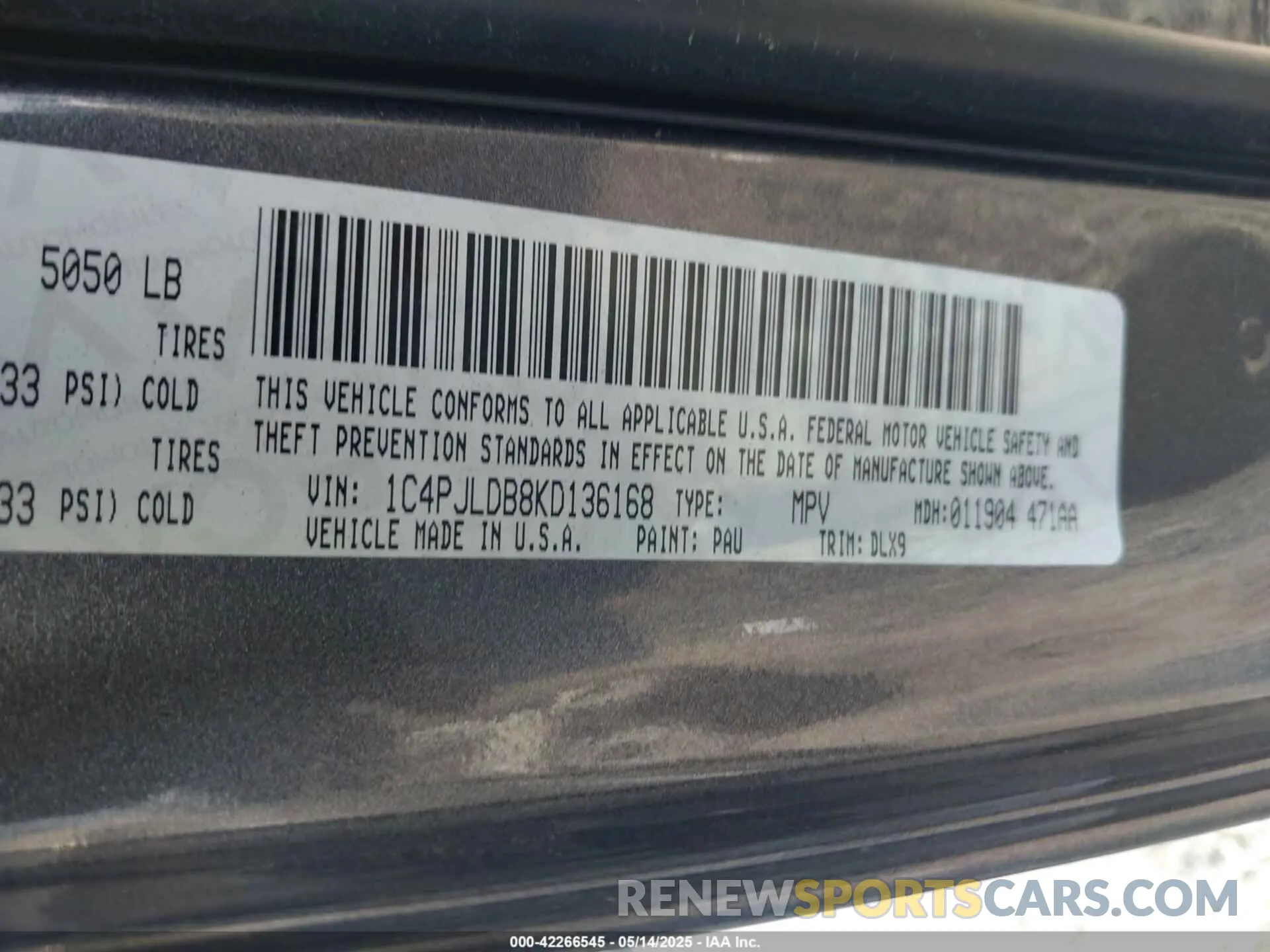 9 Photograph of a damaged car 1C4PJLDB8KD136168 JEEP CHEROKEE 2019
