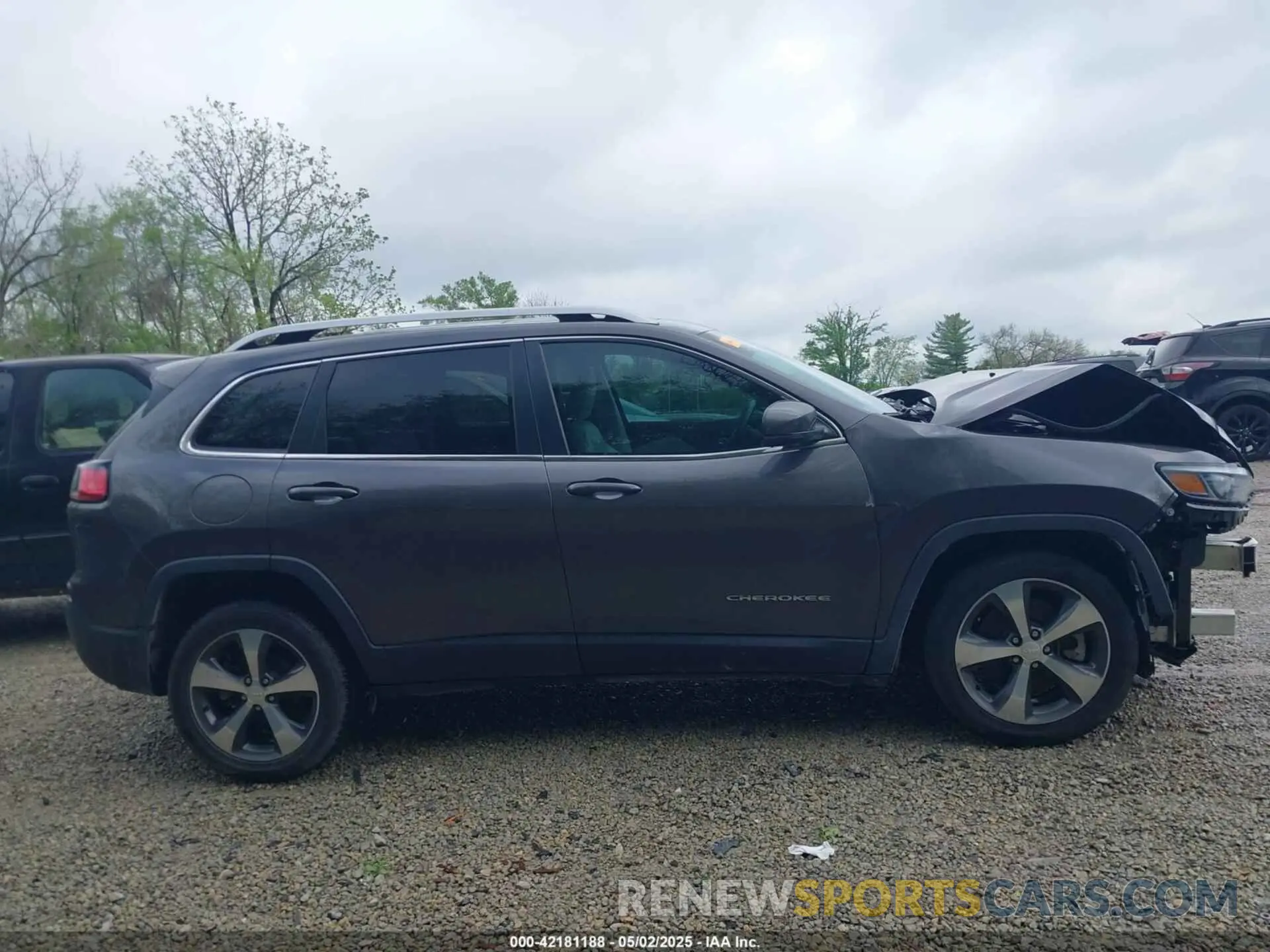 14 Photograph of a damaged car 1C4PJLDB8KD144495 JEEP CHEROKEE 2019