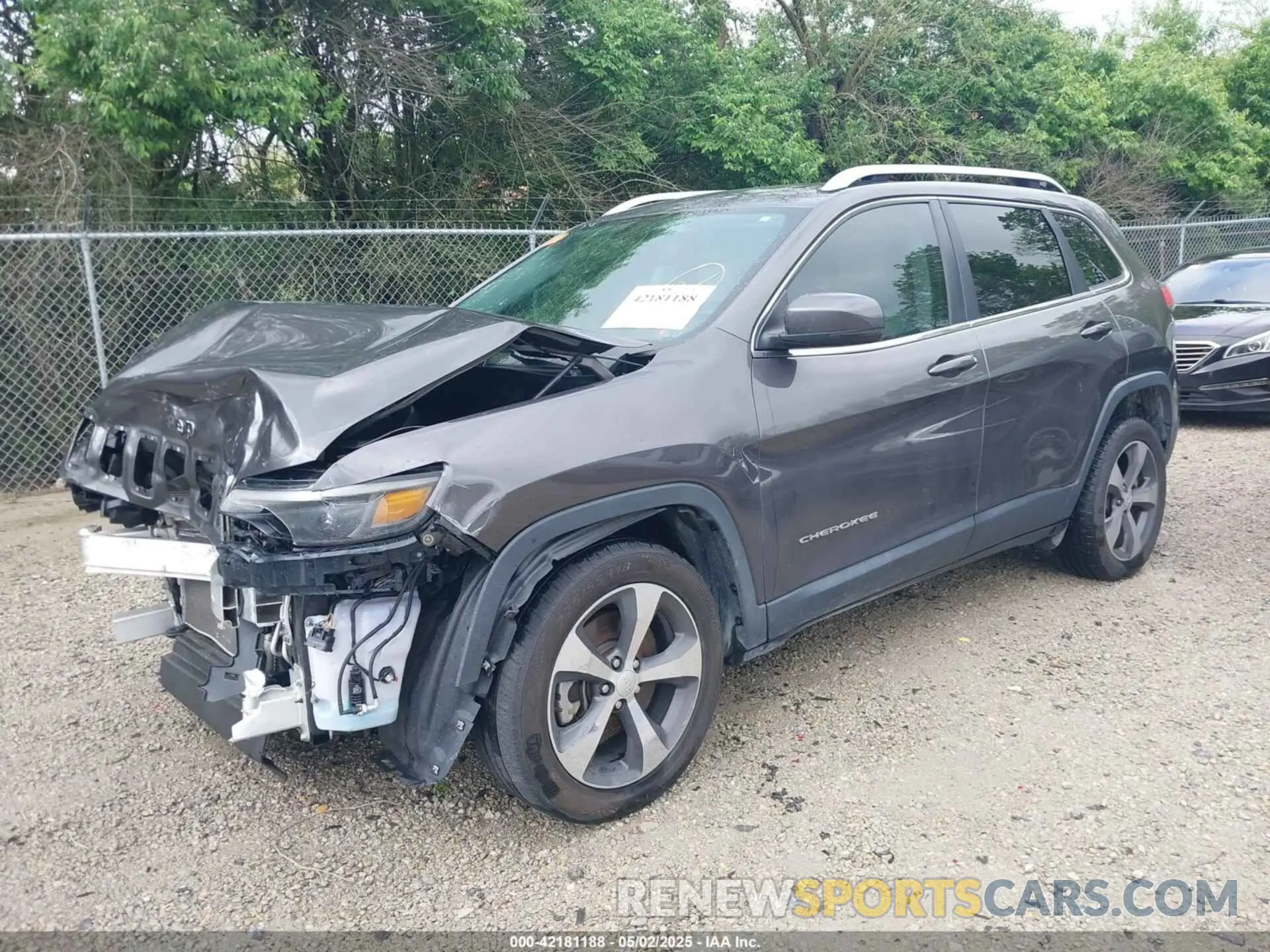 2 Photograph of a damaged car 1C4PJLDB8KD144495 JEEP CHEROKEE 2019