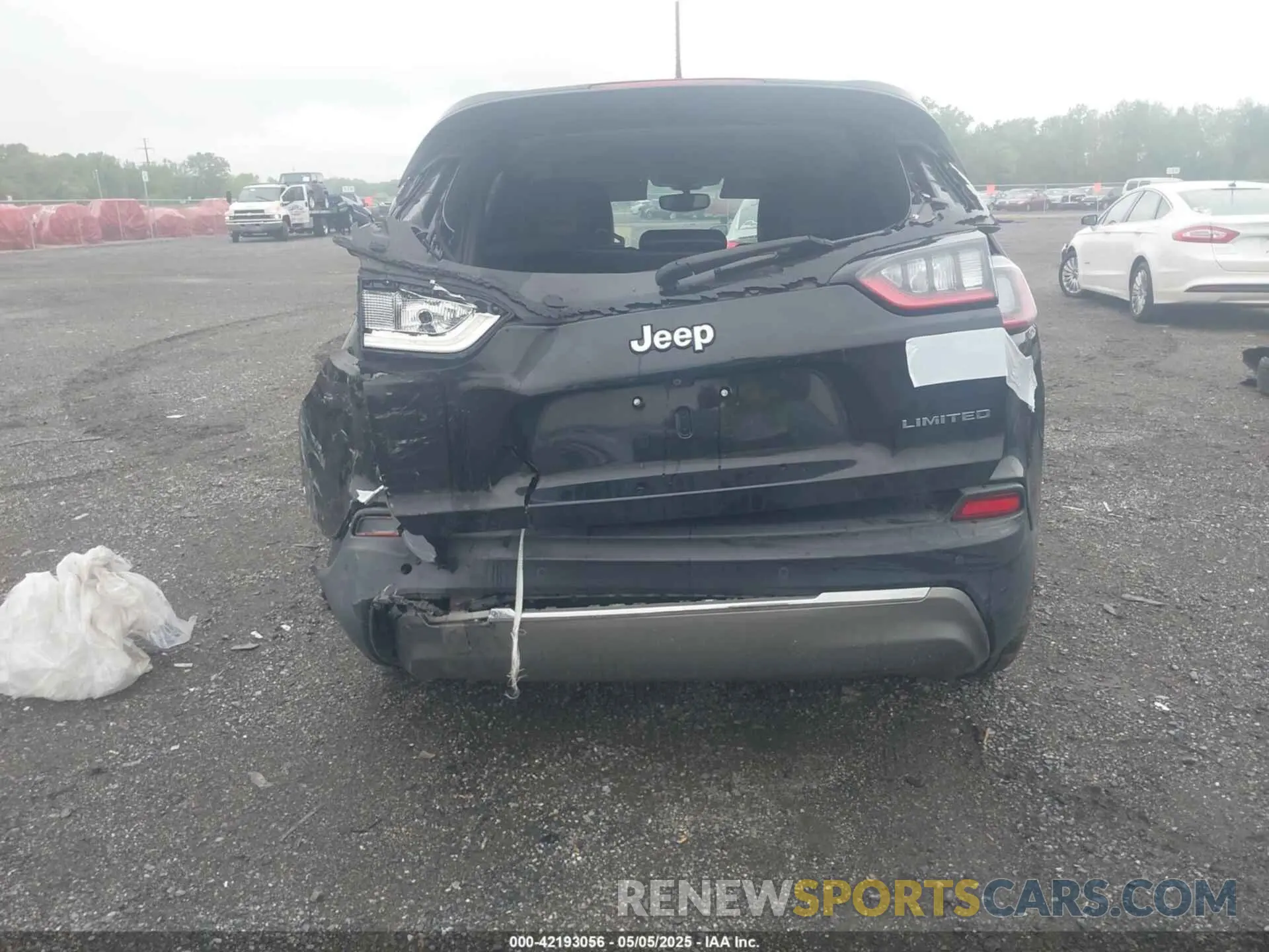 16 Photograph of a damaged car 1C4PJLDB8KD387272 JEEP CHEROKEE 2019