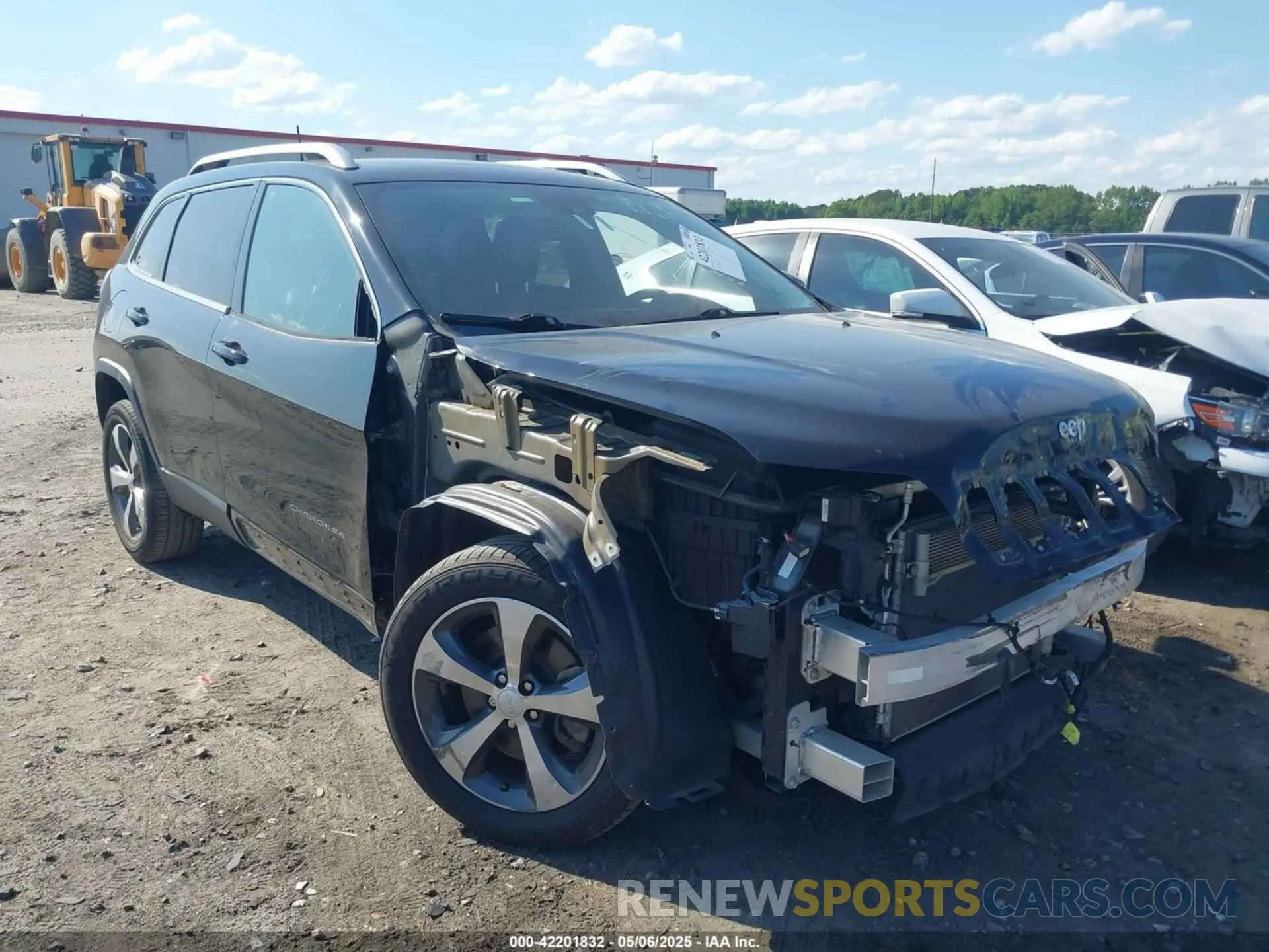 1 Photograph of a damaged car 1C4PJLDB9KD266654 JEEP CHEROKEE 2019