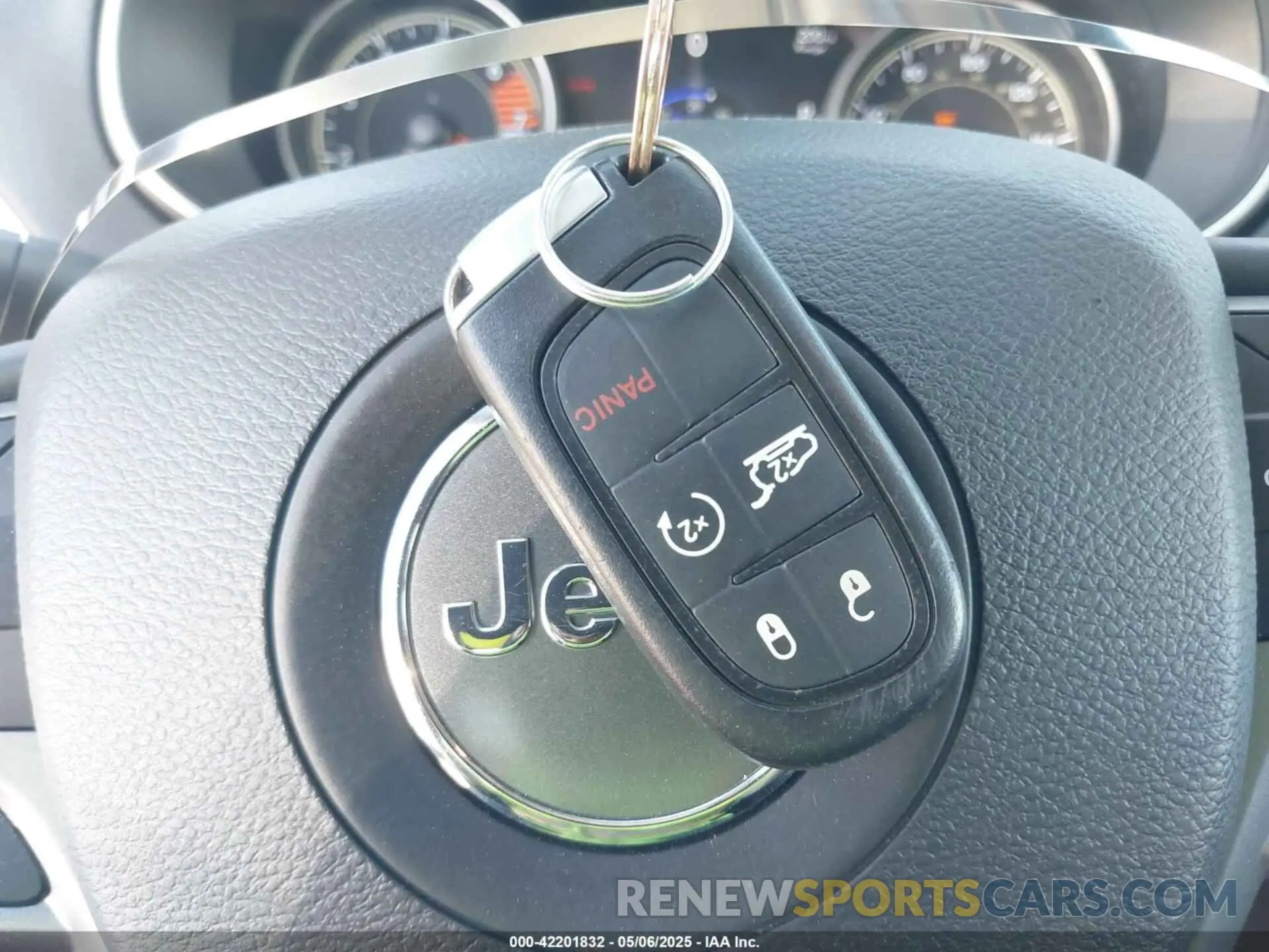 11 Photograph of a damaged car 1C4PJLDB9KD266654 JEEP CHEROKEE 2019