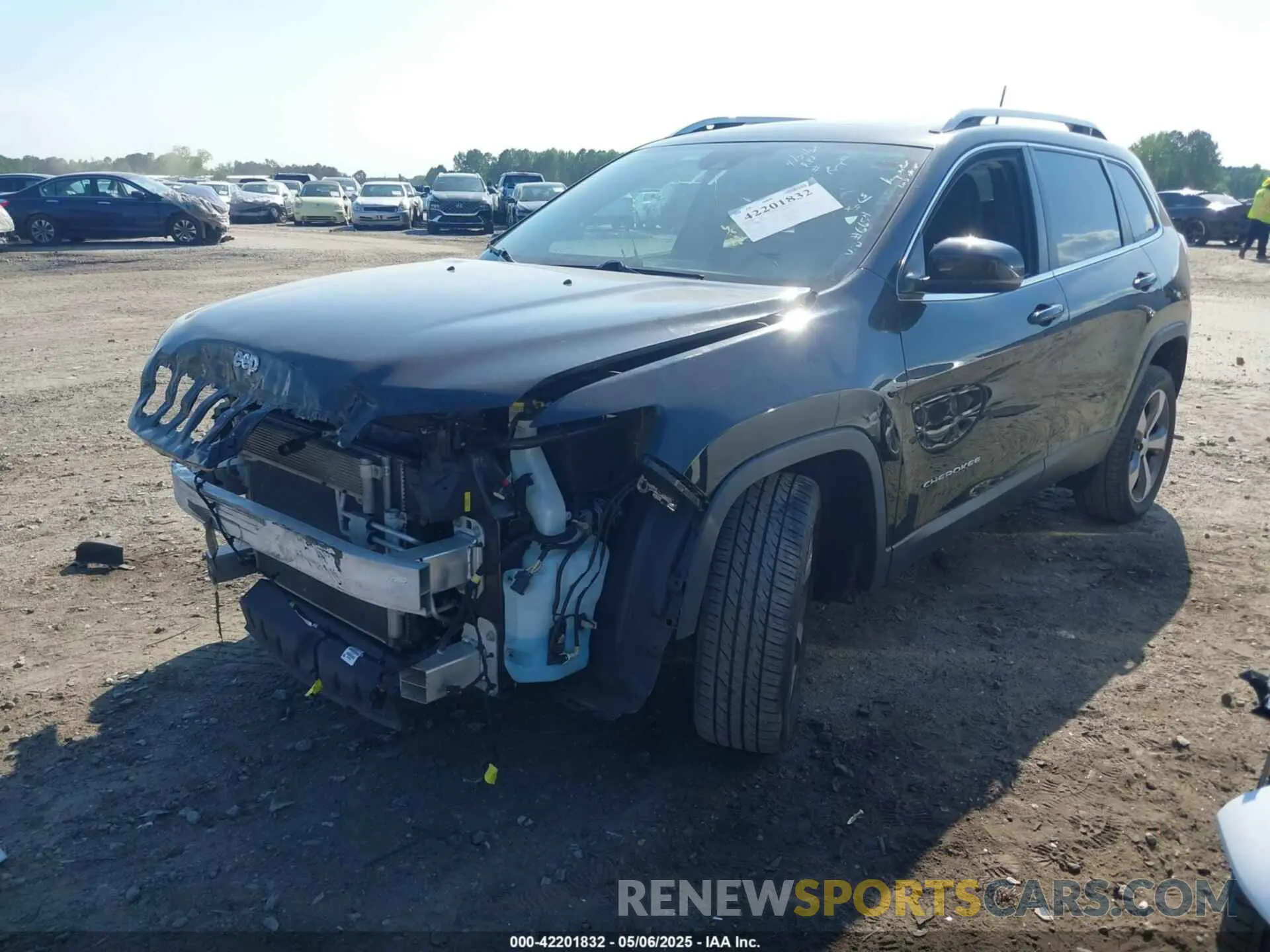 2 Photograph of a damaged car 1C4PJLDB9KD266654 JEEP CHEROKEE 2019