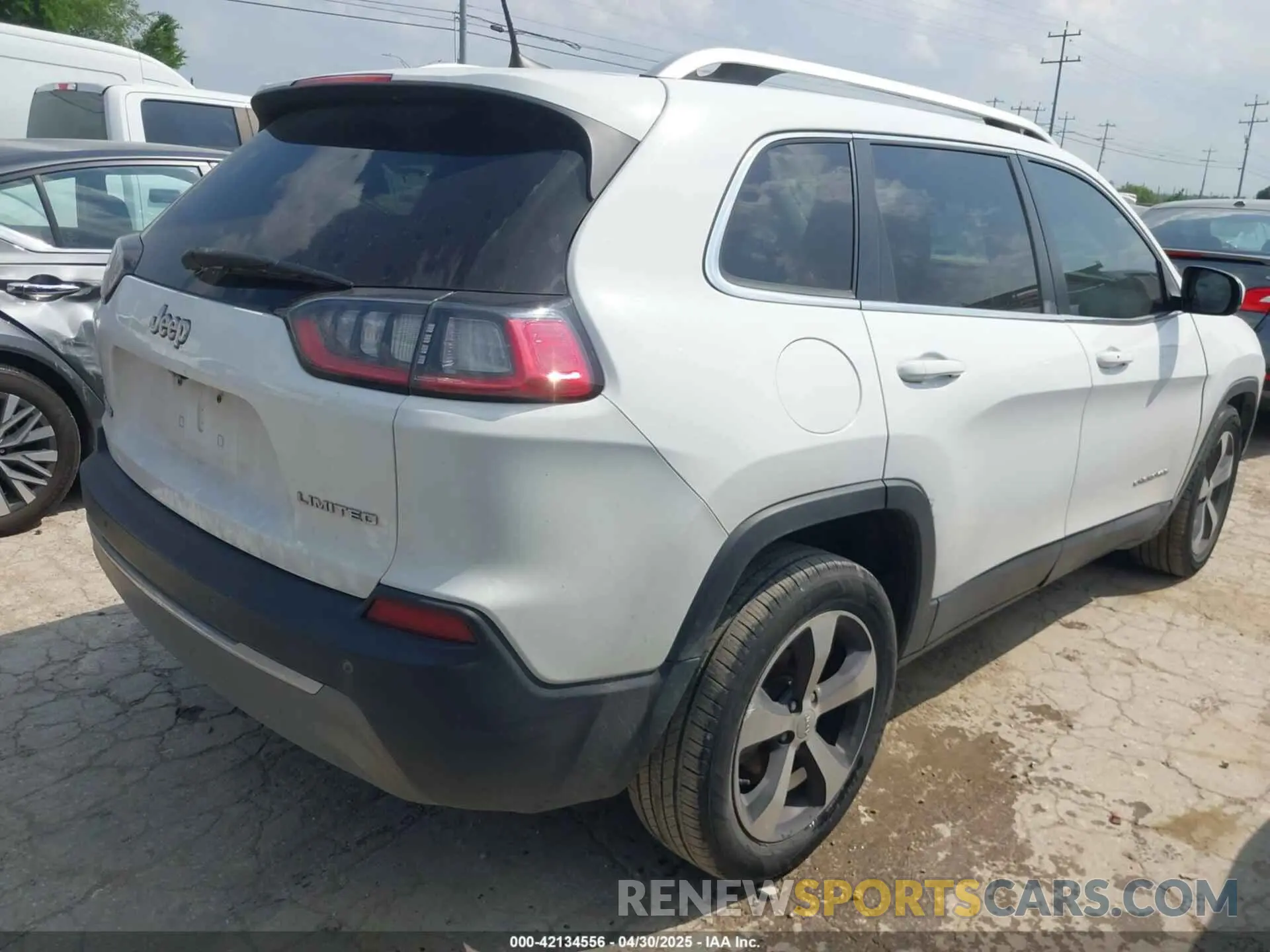 4 Photograph of a damaged car 1C4PJLDB9KD416231 JEEP CHEROKEE 2019