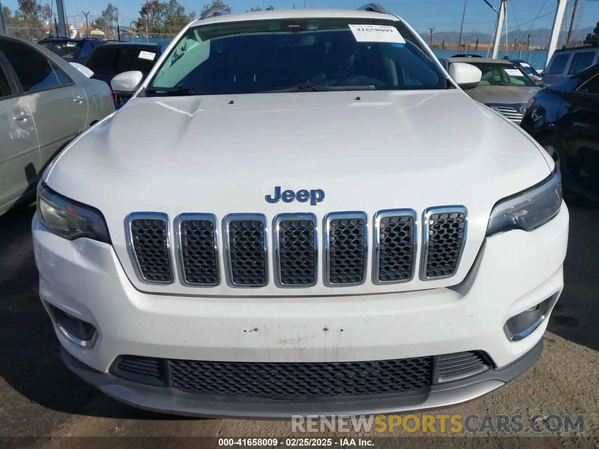 12 Photograph of a damaged car 1C4PJLDB9KD443526 JEEP CHEROKEE 2019