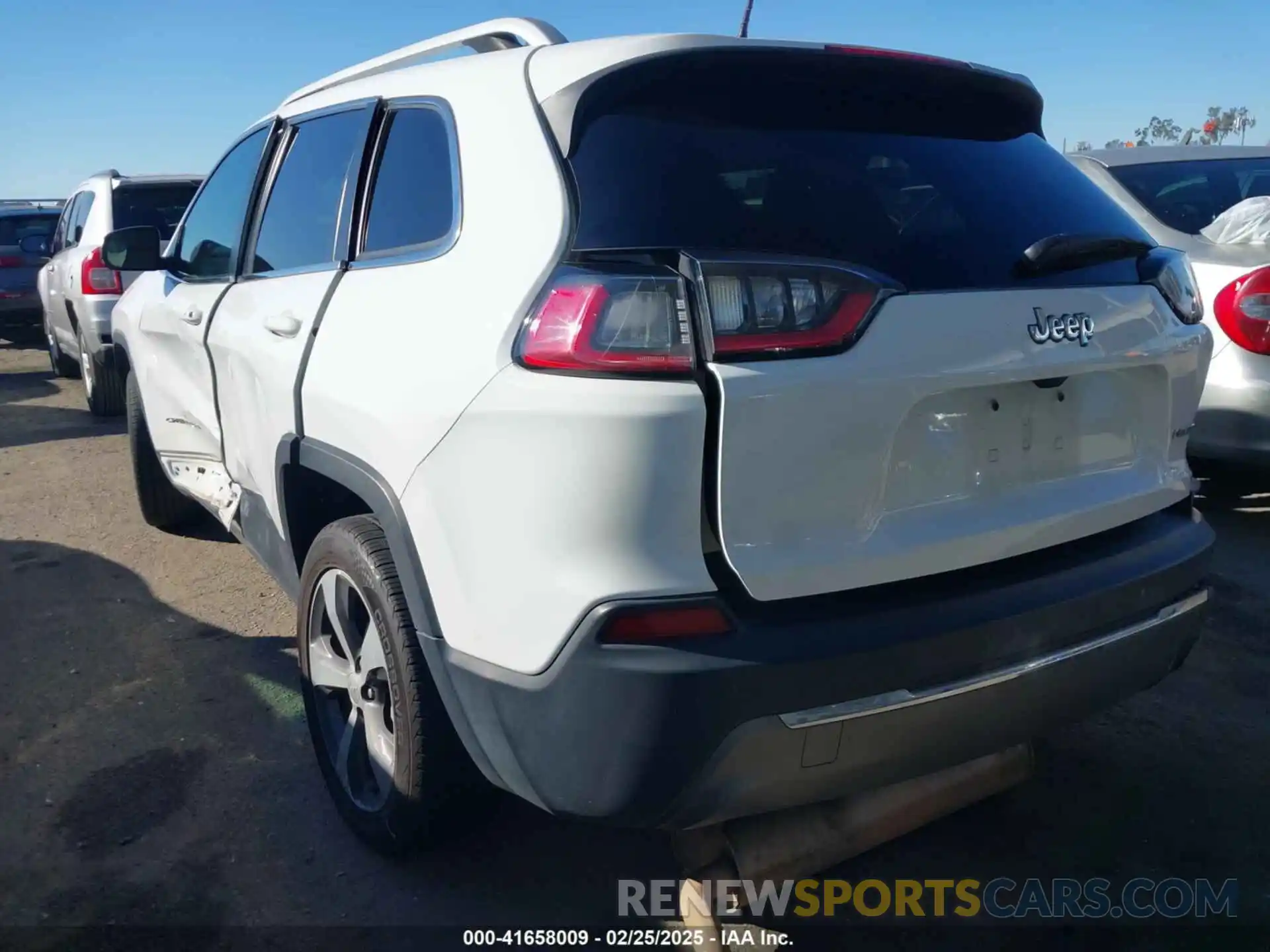 3 Photograph of a damaged car 1C4PJLDB9KD443526 JEEP CHEROKEE 2019