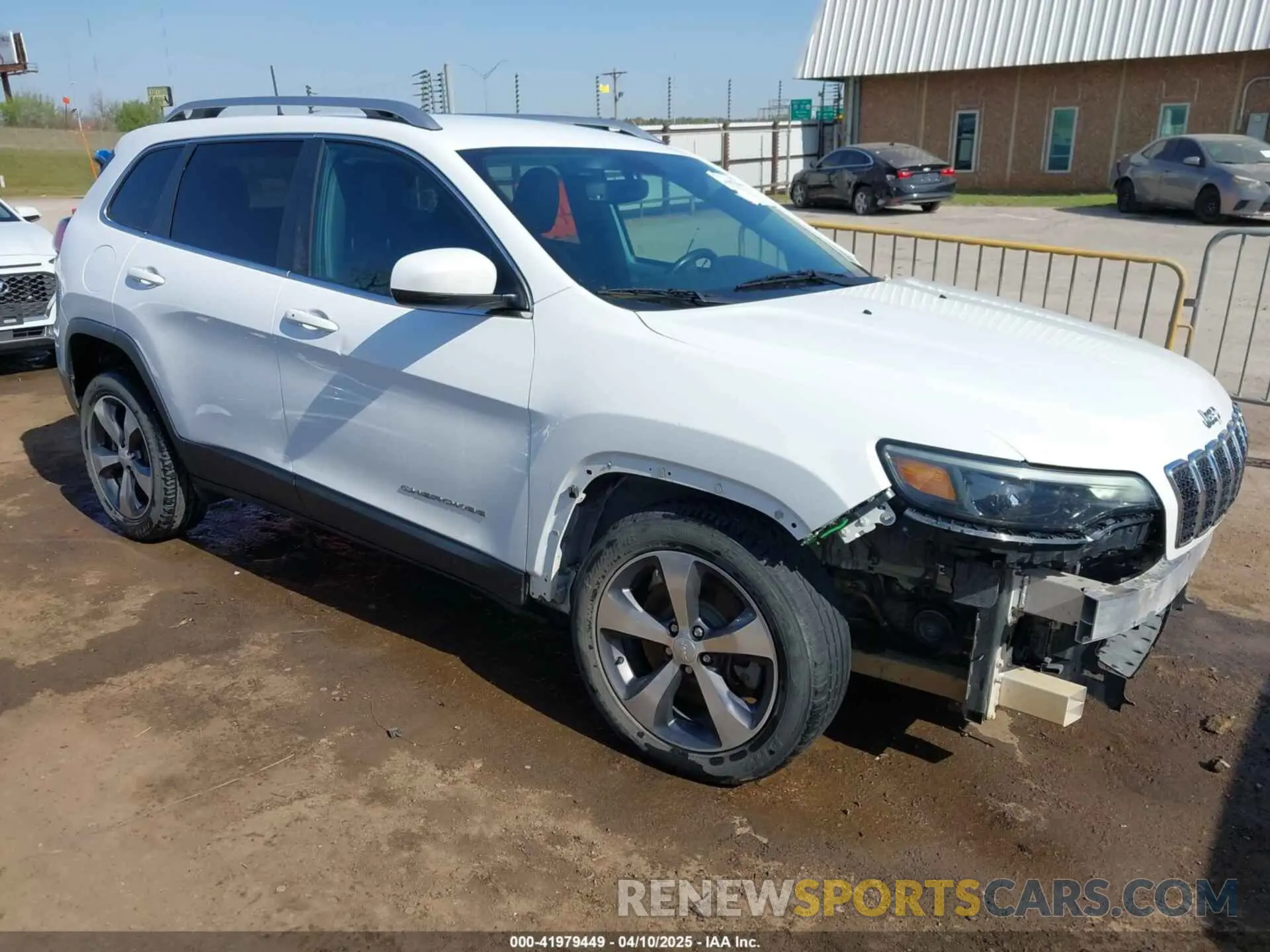 1 Photograph of a damaged car 1C4PJLDBXKD487843 JEEP CHEROKEE 2019