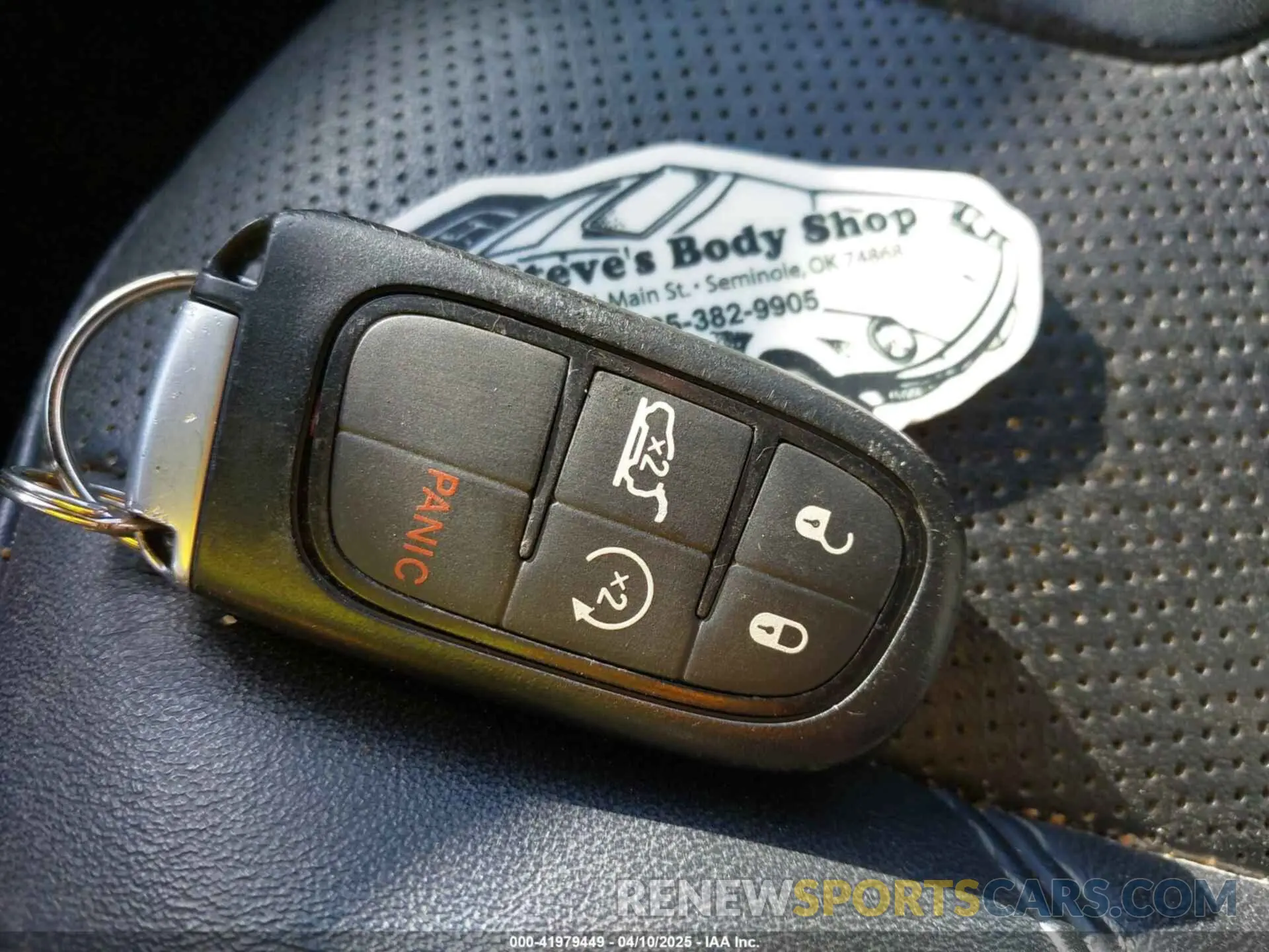 11 Photograph of a damaged car 1C4PJLDBXKD487843 JEEP CHEROKEE 2019