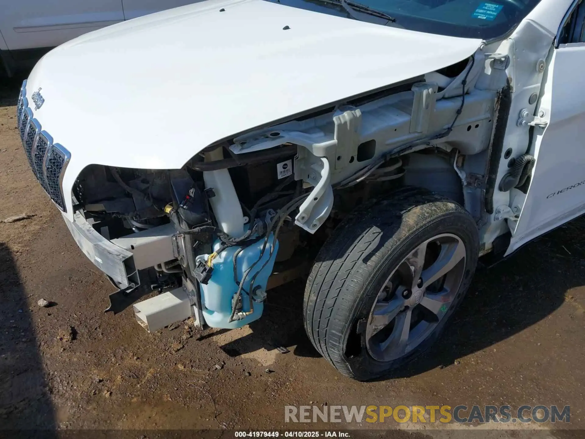 6 Photograph of a damaged car 1C4PJLDBXKD487843 JEEP CHEROKEE 2019