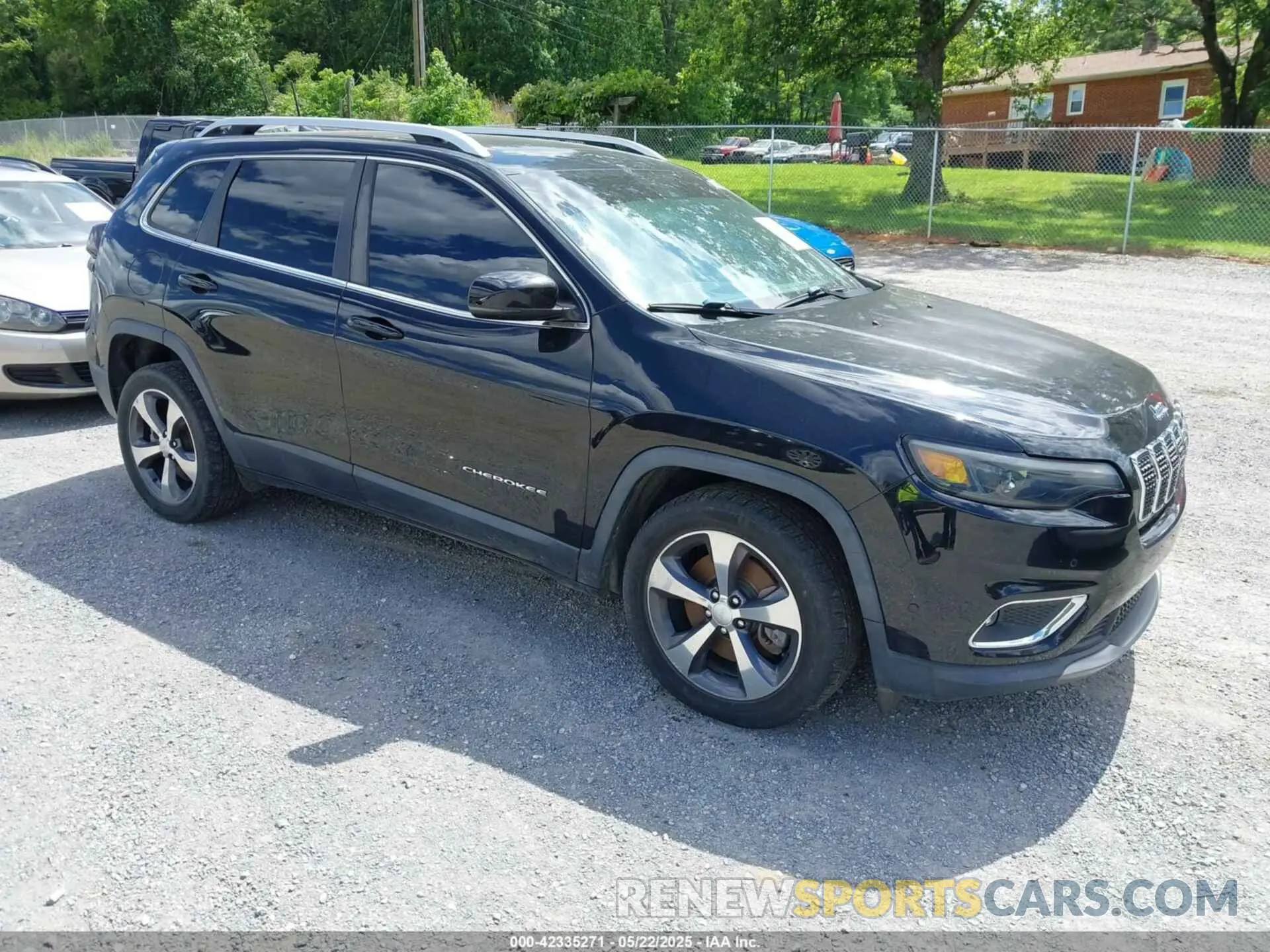 1 Photograph of a damaged car 1C4PJLDNXKD128289 JEEP CHEROKEE 2019