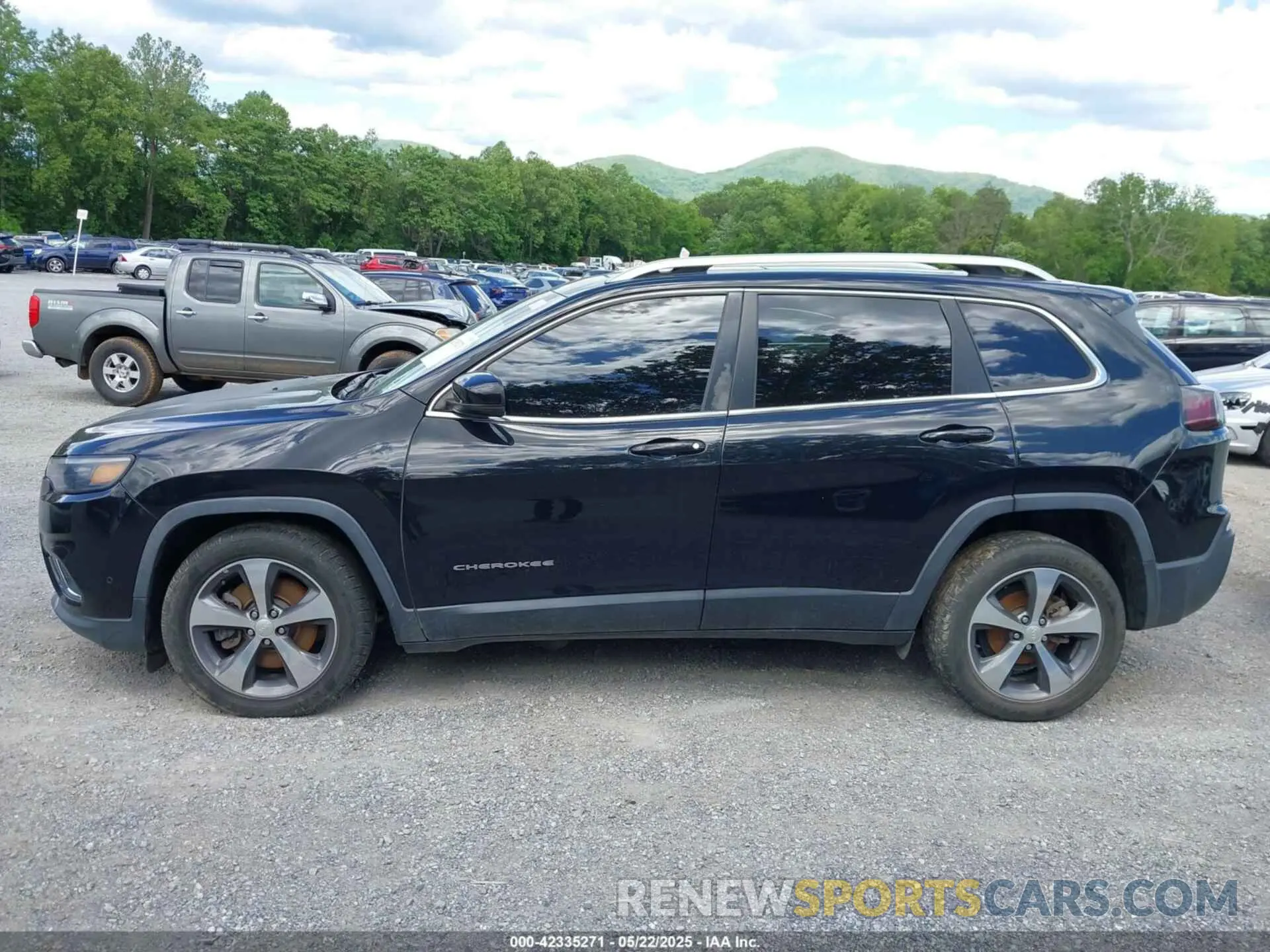 14 Photograph of a damaged car 1C4PJLDNXKD128289 JEEP CHEROKEE 2019