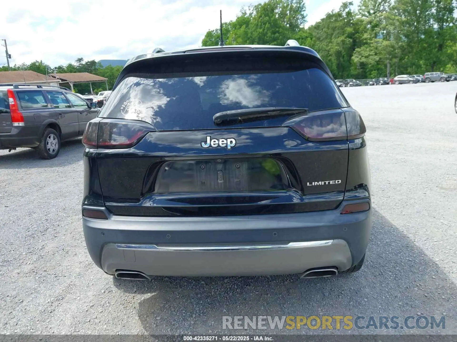 16 Photograph of a damaged car 1C4PJLDNXKD128289 JEEP CHEROKEE 2019