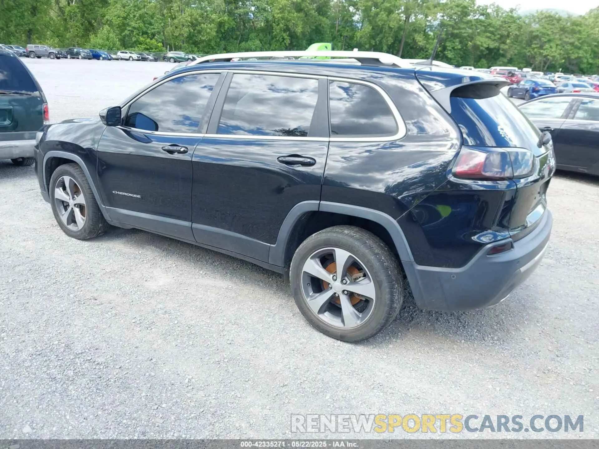 3 Photograph of a damaged car 1C4PJLDNXKD128289 JEEP CHEROKEE 2019