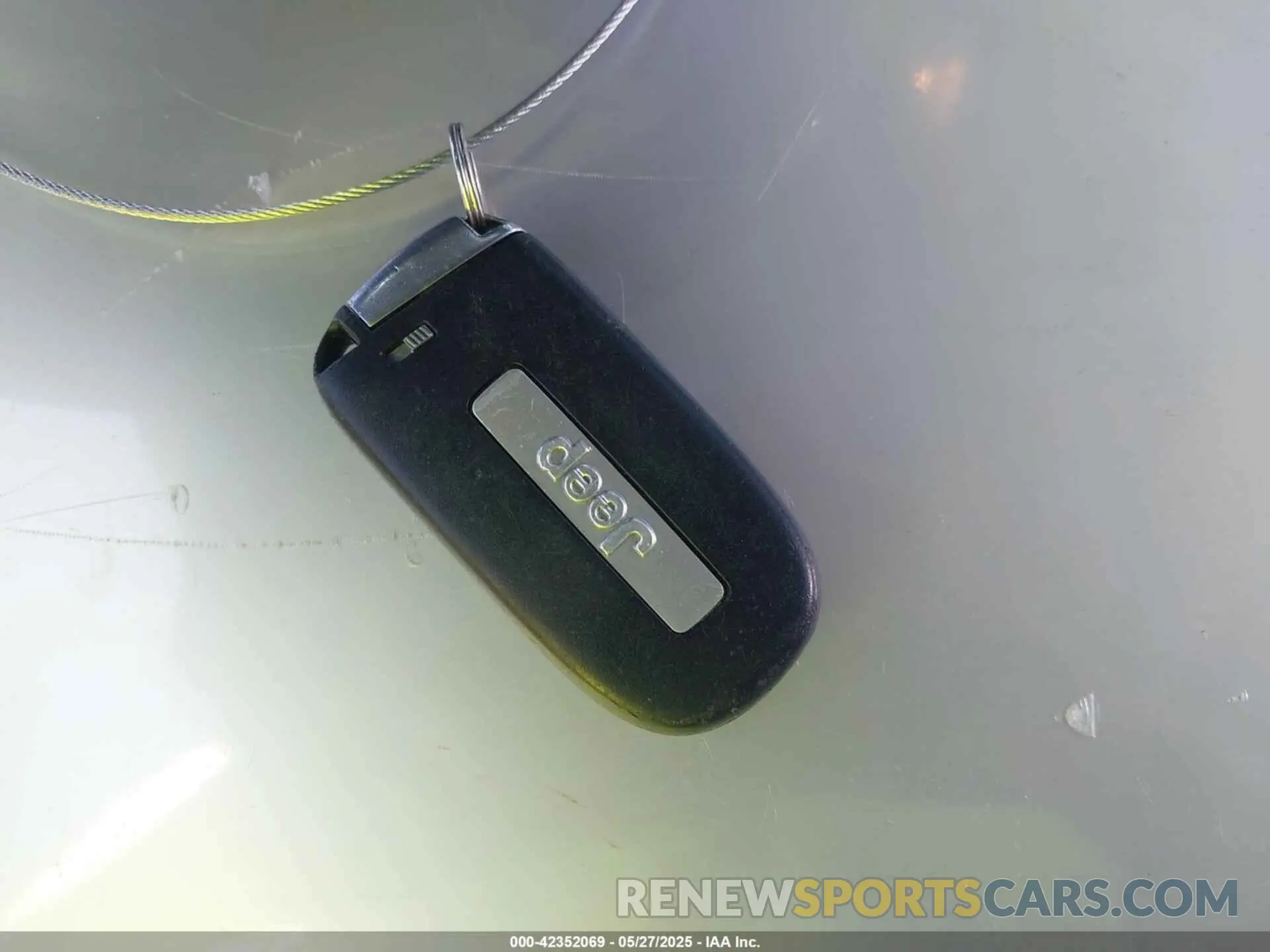 11 Photograph of a damaged car 1C4PJLDX1KD111513 JEEP CHEROKEE 2019