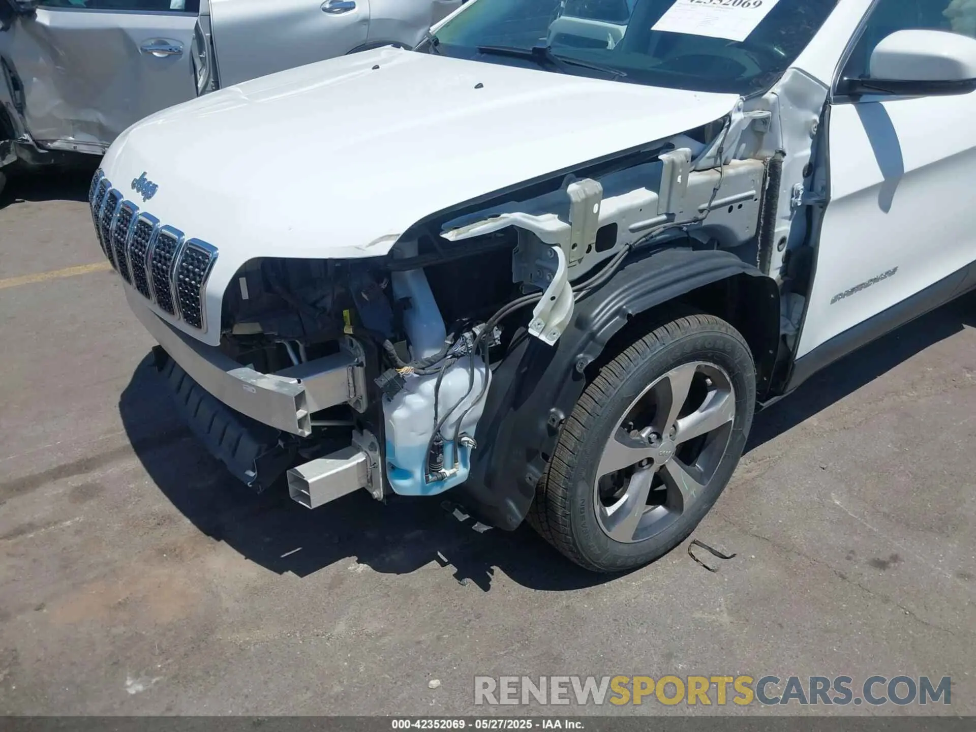 20 Photograph of a damaged car 1C4PJLDX1KD111513 JEEP CHEROKEE 2019