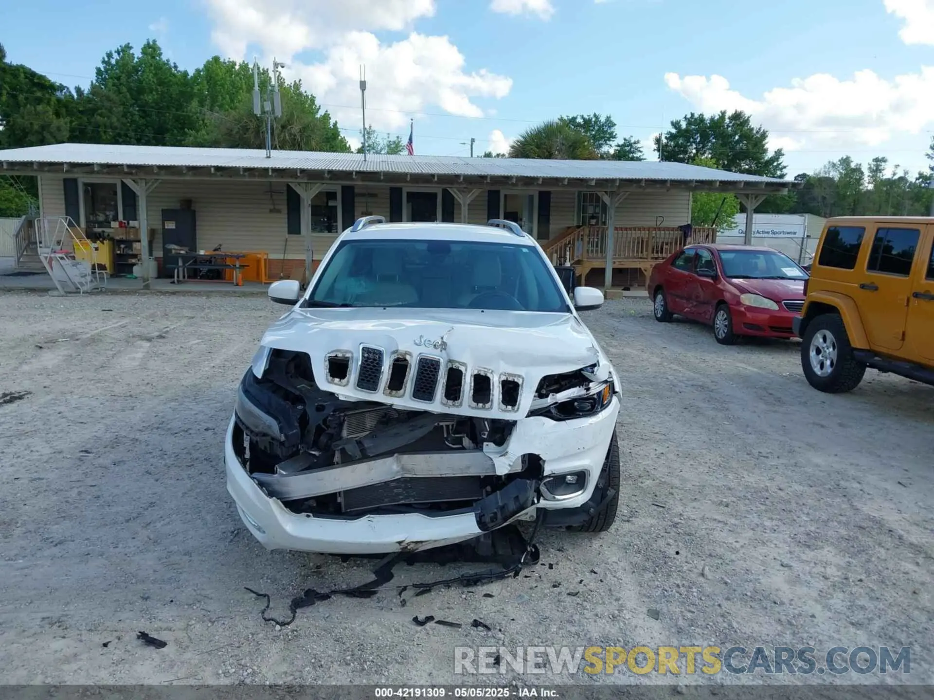 12 Photograph of a damaged car 1C4PJLDX1KD302882 JEEP CHEROKEE 2019