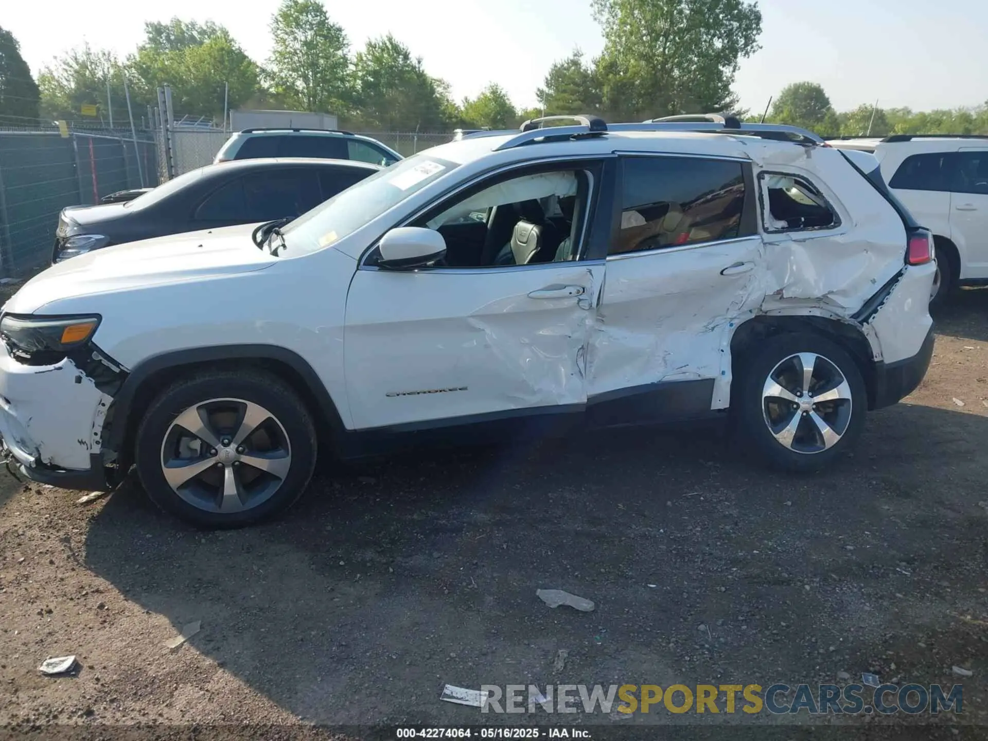 6 Photograph of a damaged car 1C4PJLDX9KD110531 JEEP CHEROKEE 2019