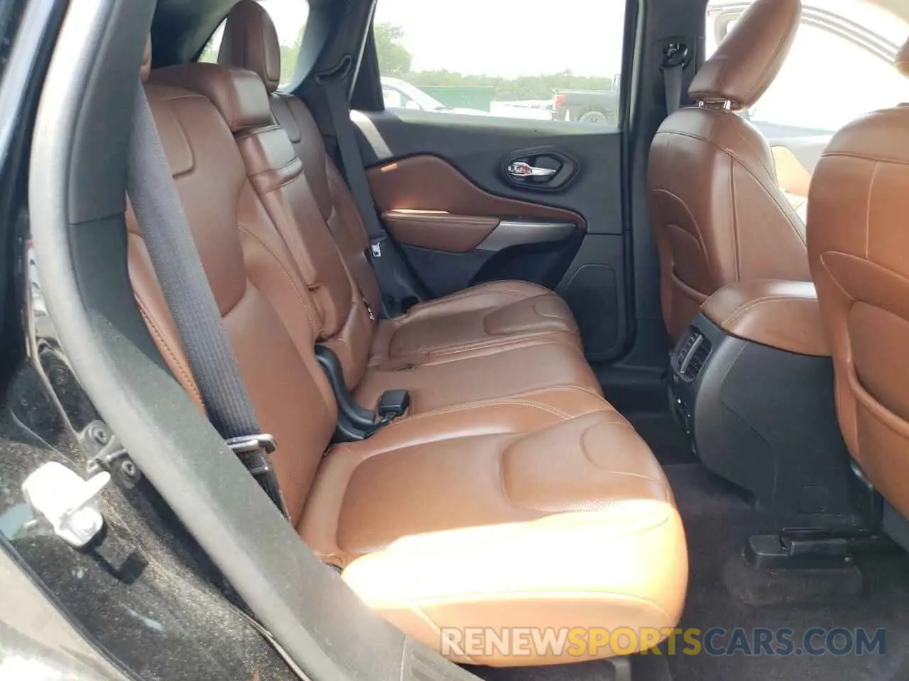 11 Photograph of a damaged car 1C4PJLJN0KD215834 JEEP CHEROKEE 2019