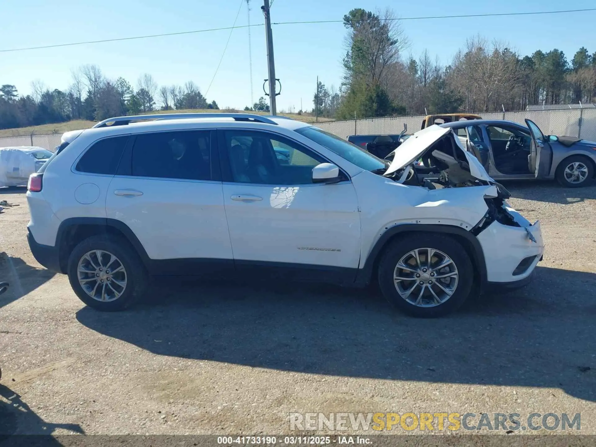 13 Photograph of a damaged car 1C4PJLLB0KD151426 JEEP CHEROKEE 2019