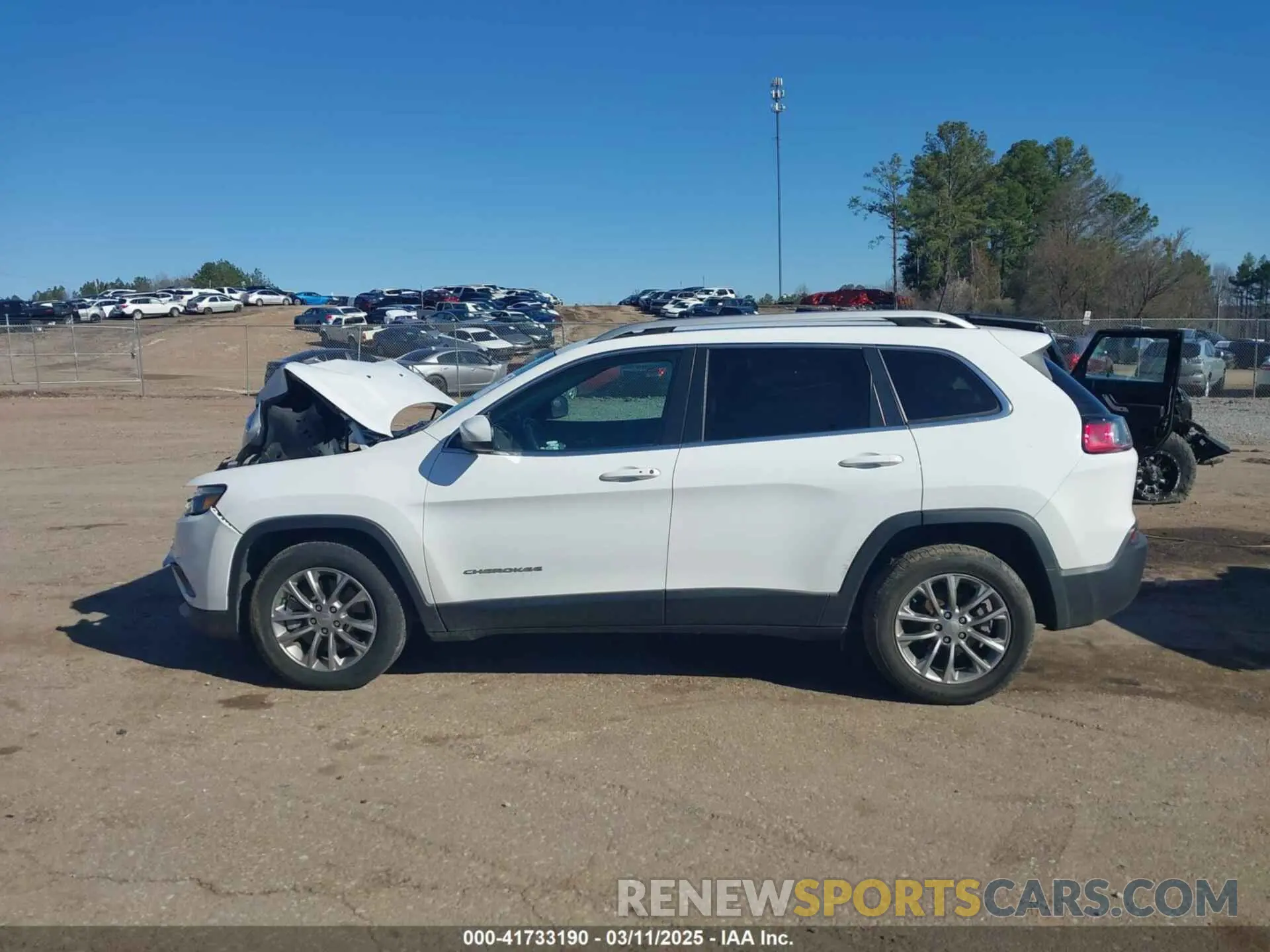 14 Photograph of a damaged car 1C4PJLLB0KD151426 JEEP CHEROKEE 2019