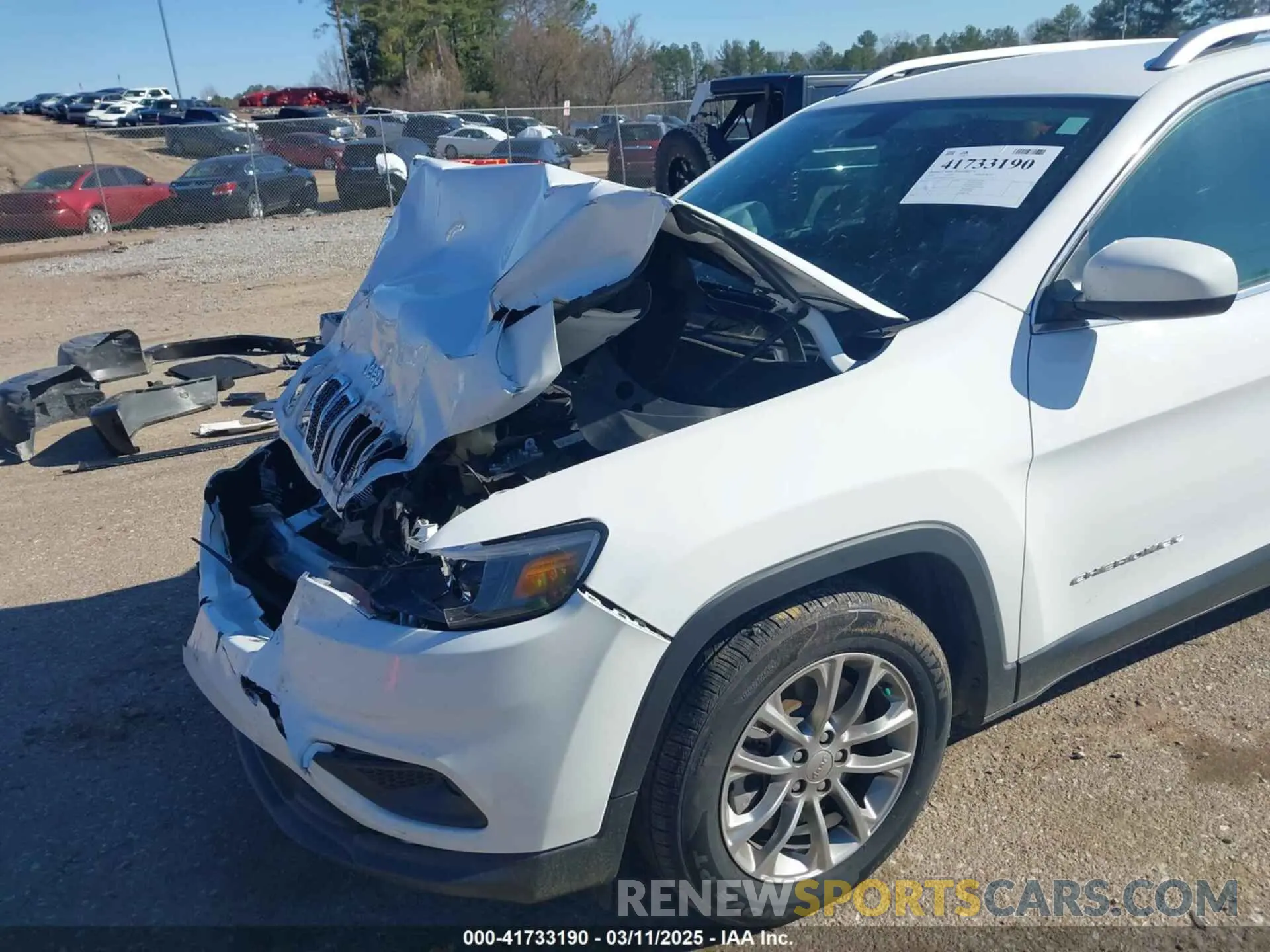 18 Photograph of a damaged car 1C4PJLLB0KD151426 JEEP CHEROKEE 2019