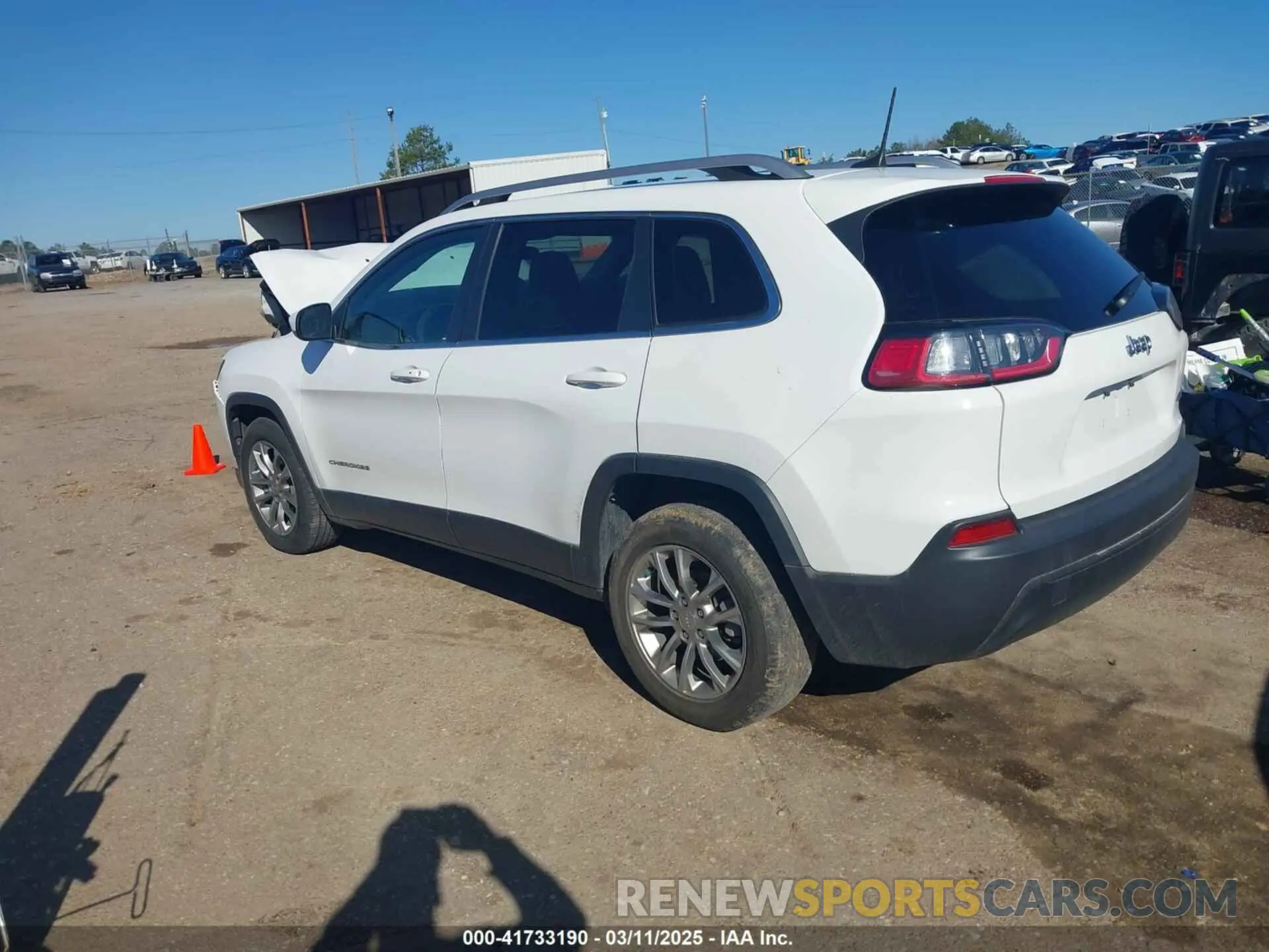 3 Photograph of a damaged car 1C4PJLLB0KD151426 JEEP CHEROKEE 2019