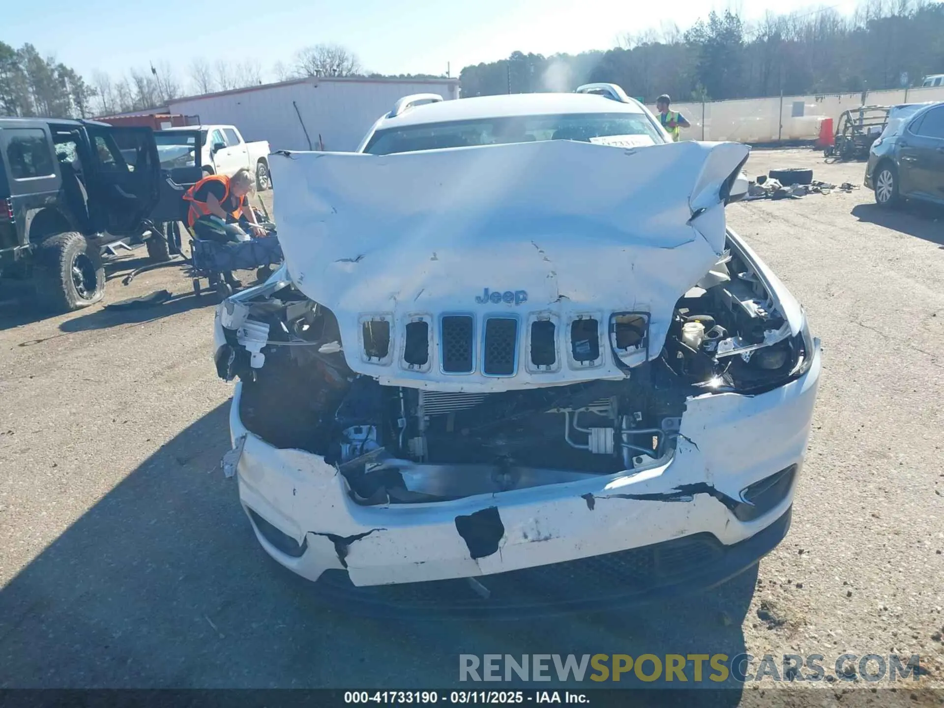 6 Photograph of a damaged car 1C4PJLLB0KD151426 JEEP CHEROKEE 2019