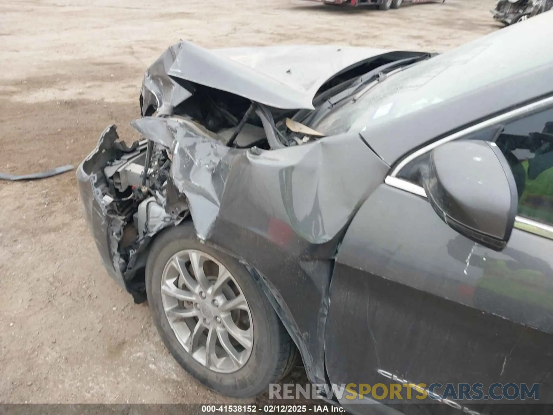 6 Photograph of a damaged car 1C4PJLLB0KD241062 JEEP CHEROKEE 2019