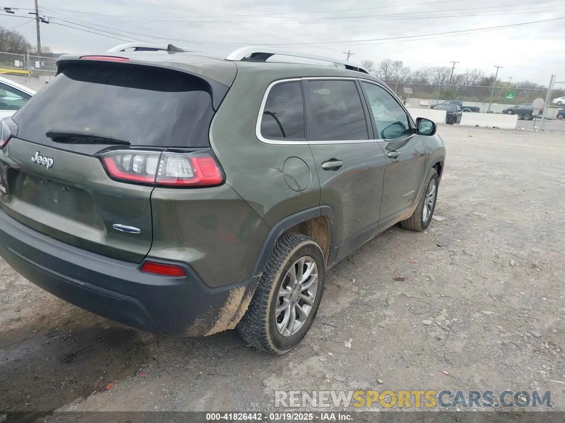 4 Photograph of a damaged car 1C4PJLLB0KD248397 JEEP CHEROKEE 2019