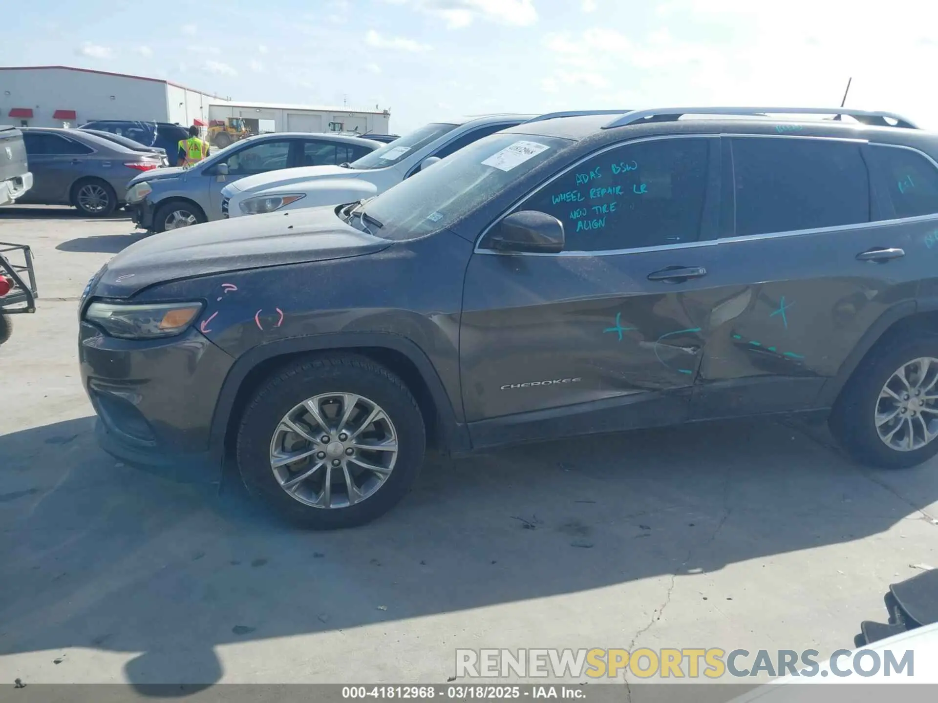 15 Photograph of a damaged car 1C4PJLLB0KD382309 JEEP CHEROKEE 2019