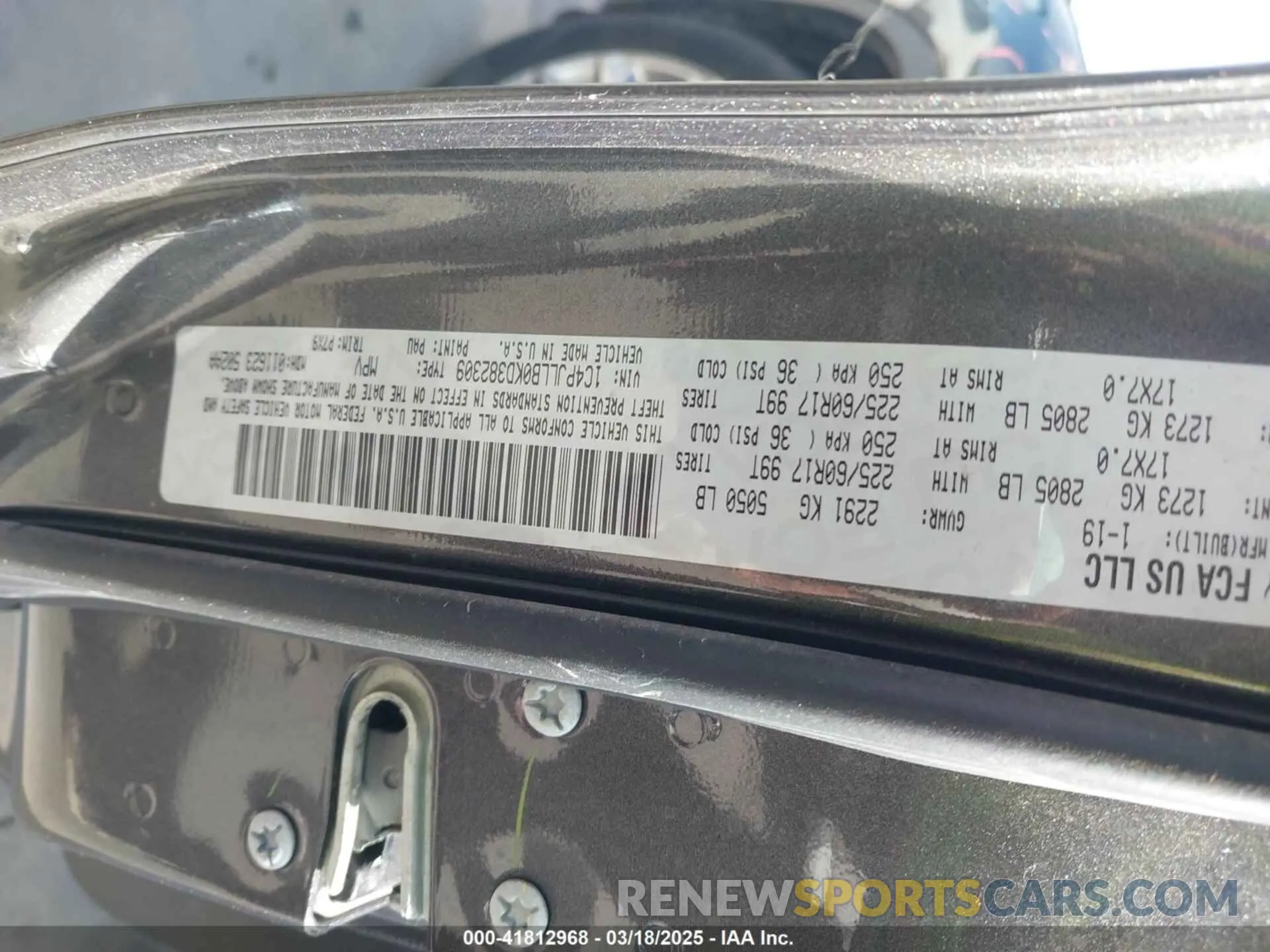 9 Photograph of a damaged car 1C4PJLLB0KD382309 JEEP CHEROKEE 2019