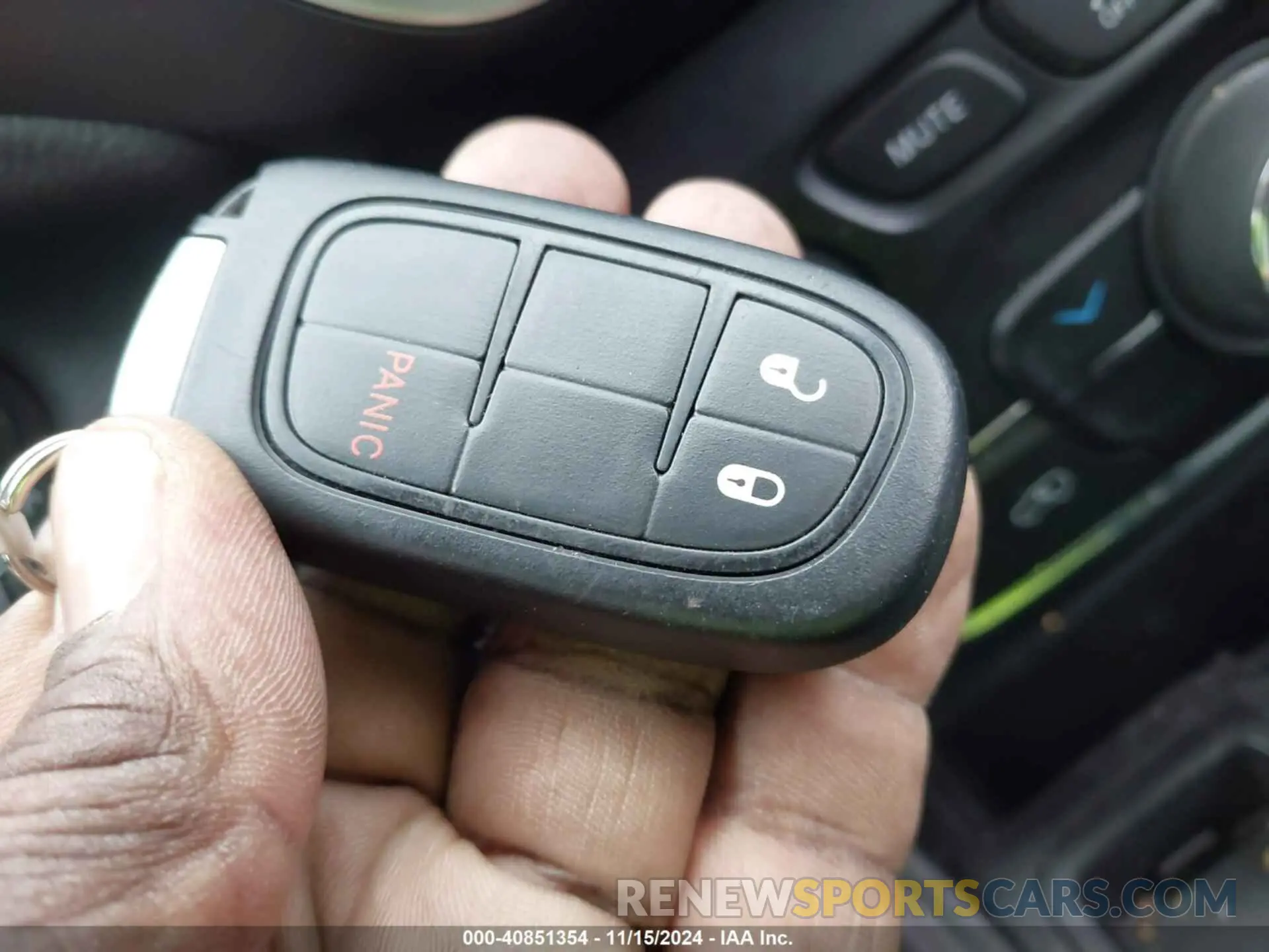11 Photograph of a damaged car 1C4PJLLB0KD434960 JEEP CHEROKEE 2019