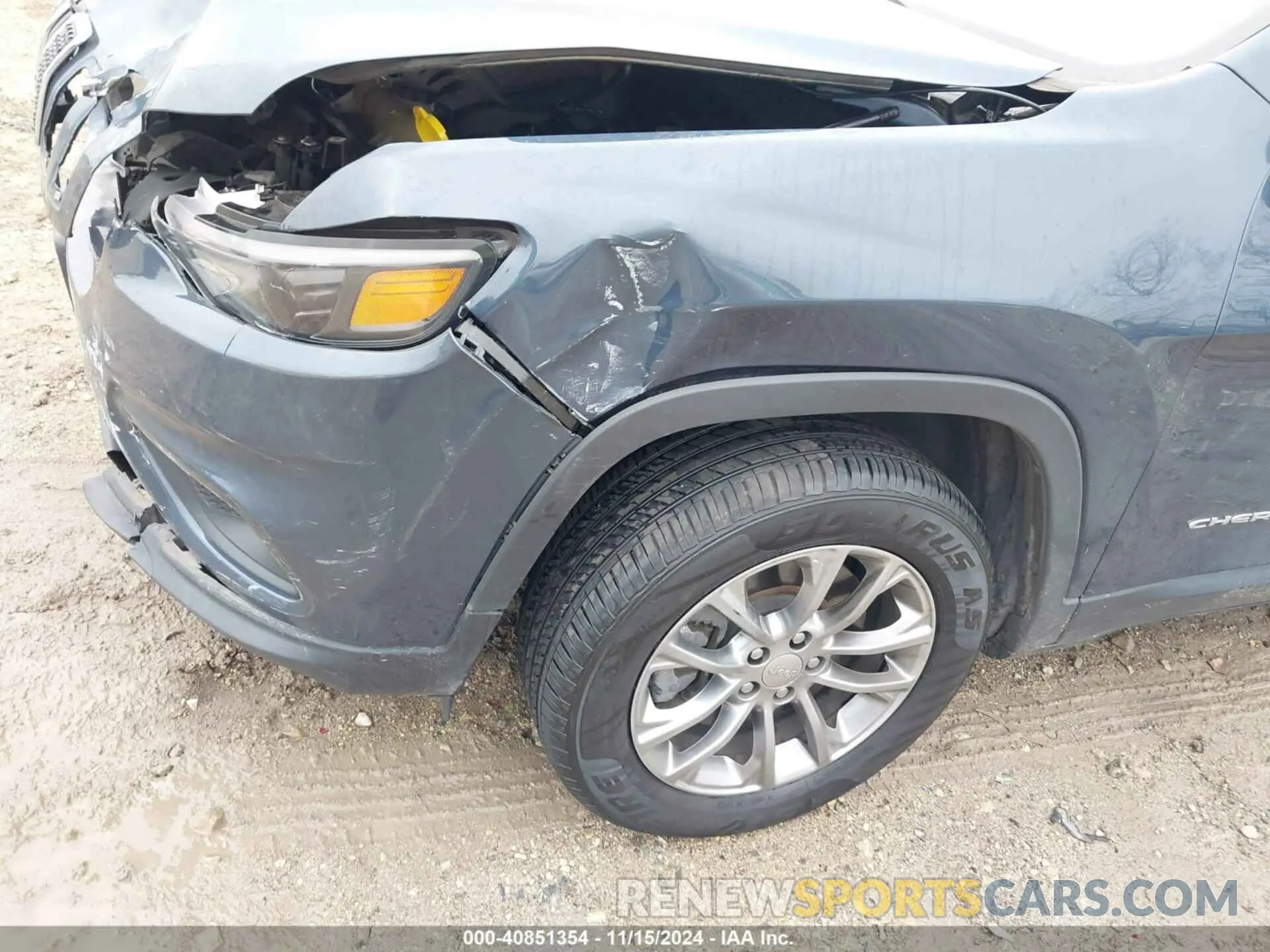 17 Photograph of a damaged car 1C4PJLLB0KD434960 JEEP CHEROKEE 2019