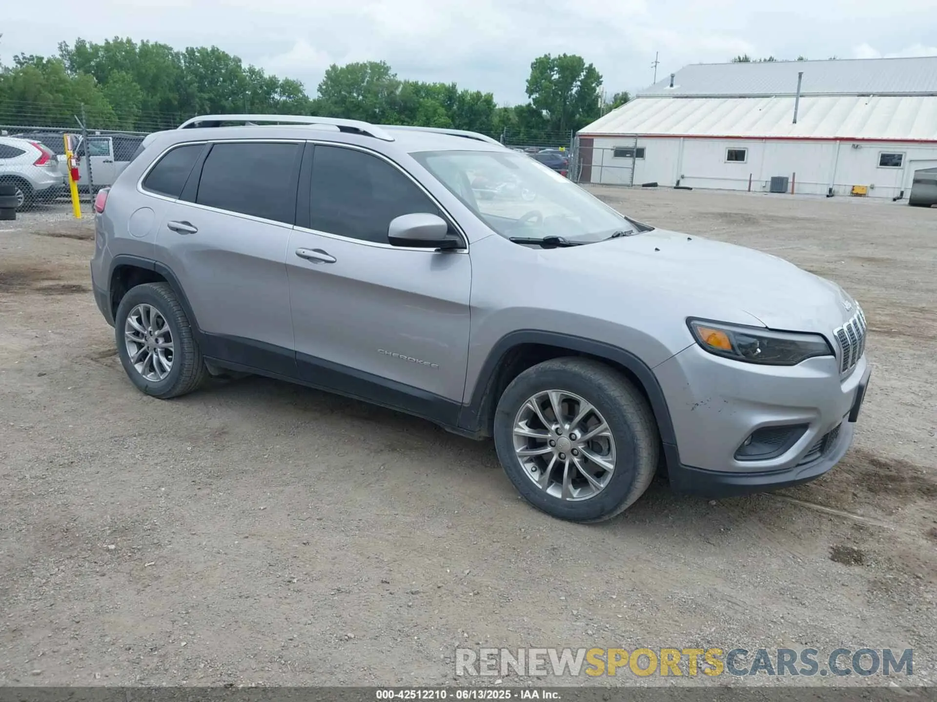1 Photograph of a damaged car 1C4PJLLB1KD151340 JEEP CHEROKEE 2019