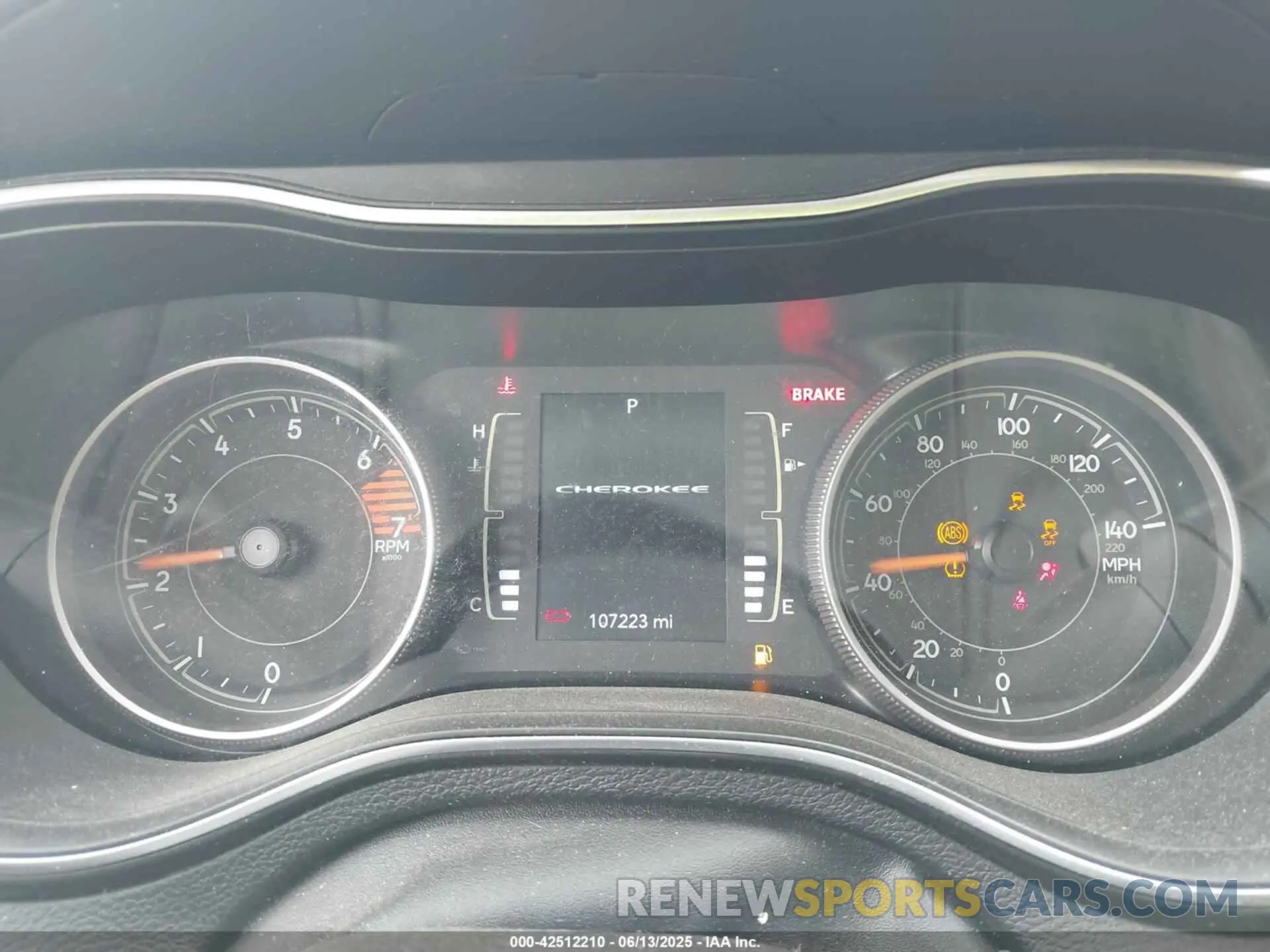 7 Photograph of a damaged car 1C4PJLLB1KD151340 JEEP CHEROKEE 2019