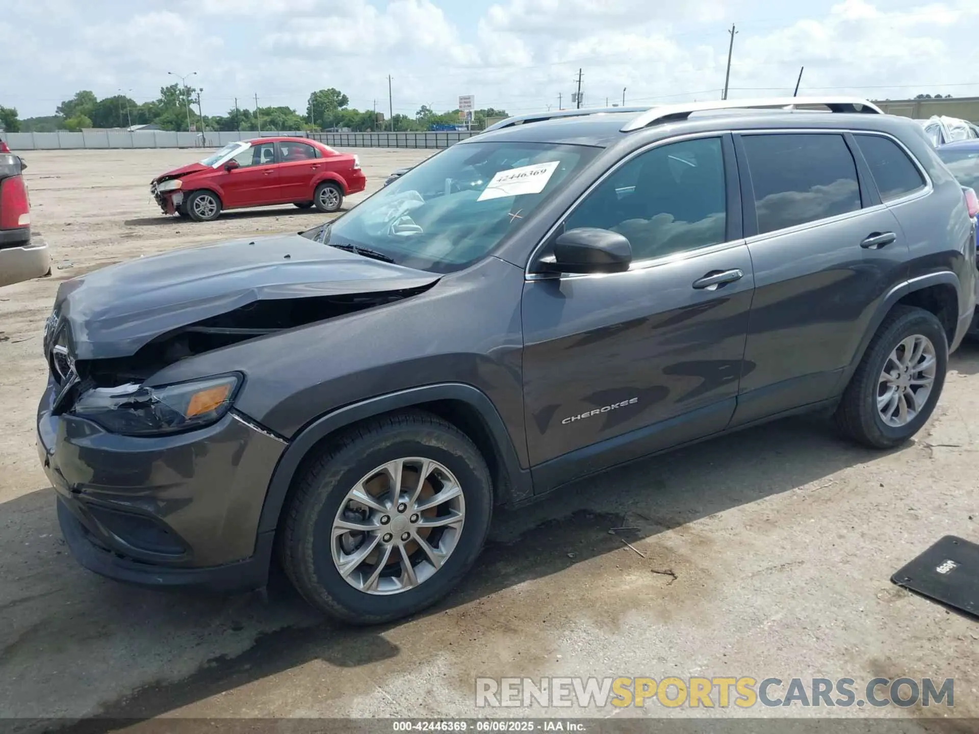 2 Photograph of a damaged car 1C4PJLLB1KD172060 JEEP CHEROKEE 2019