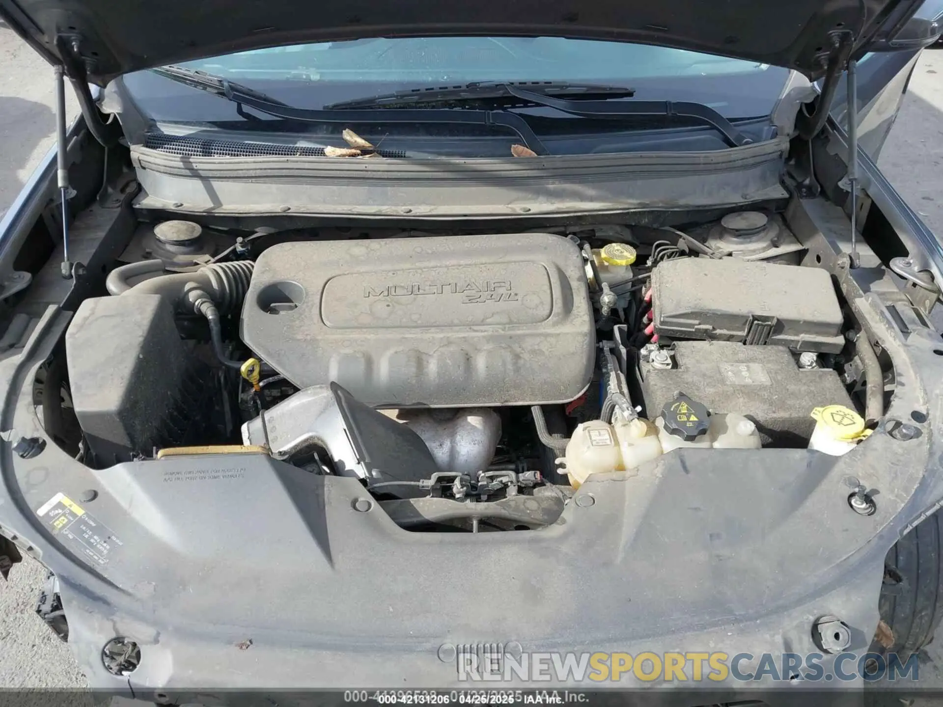 10 Photograph of a damaged car 1C4PJLLB1KD366846 JEEP CHEROKEE 2019