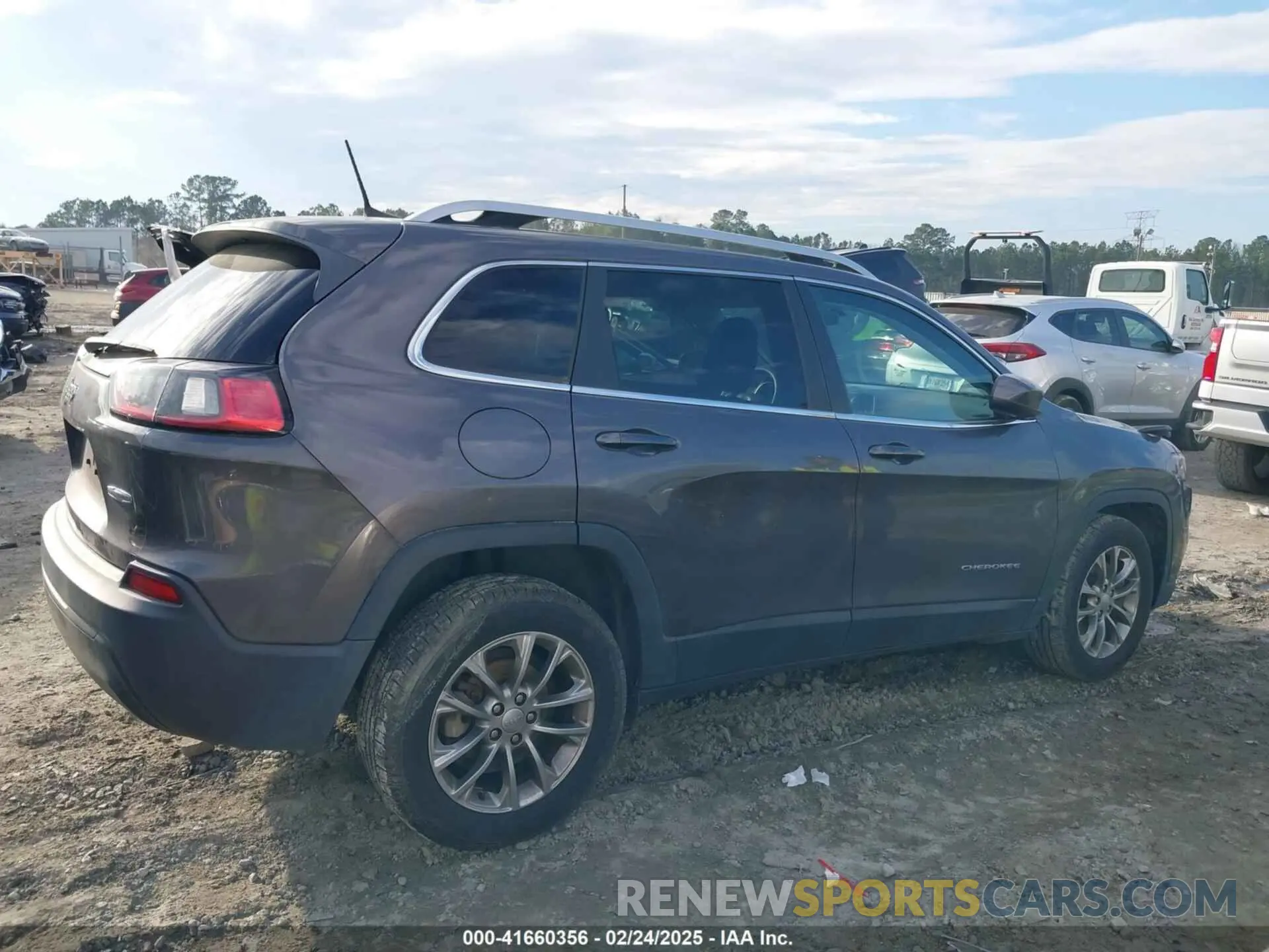 13 Photograph of a damaged car 1C4PJLLB2KD143876 JEEP CHEROKEE 2019
