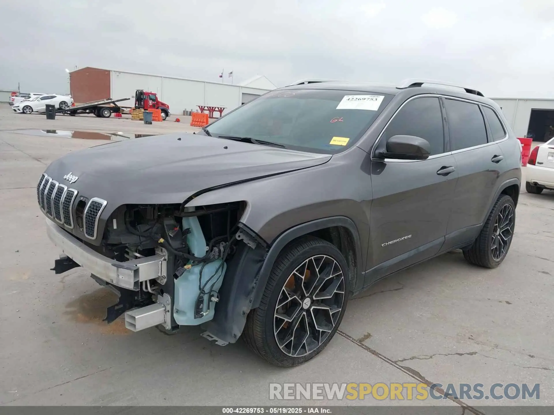 2 Photograph of a damaged car 1C4PJLLB2KD301522 JEEP CHEROKEE 2019