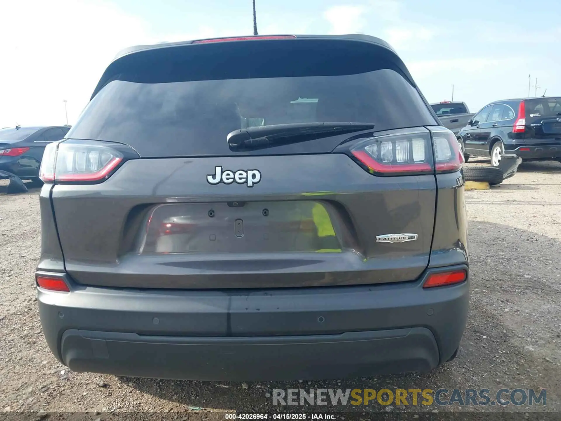 16 Photograph of a damaged car 1C4PJLLB2KD403502 JEEP CHEROKEE 2019