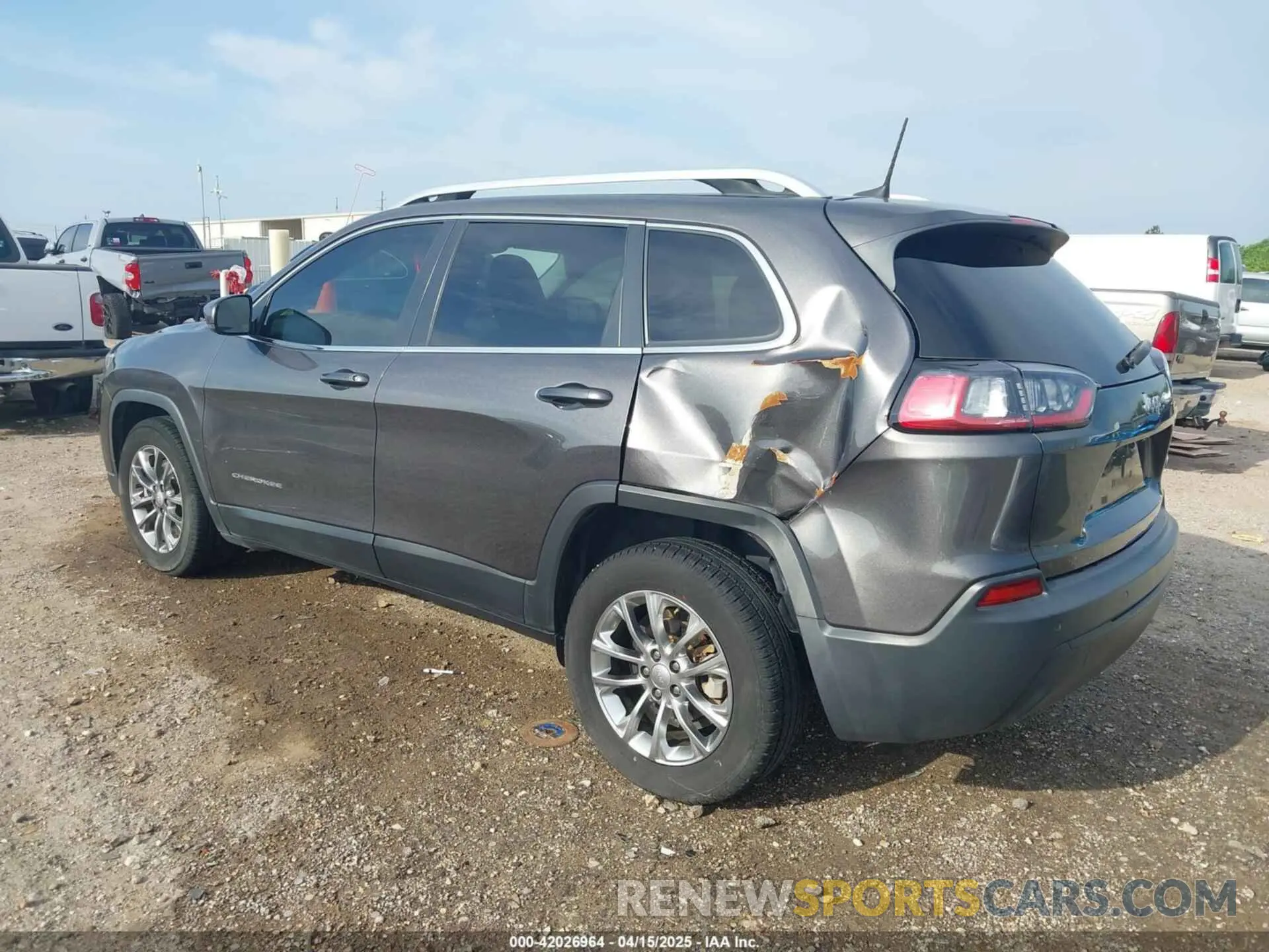 3 Photograph of a damaged car 1C4PJLLB2KD403502 JEEP CHEROKEE 2019