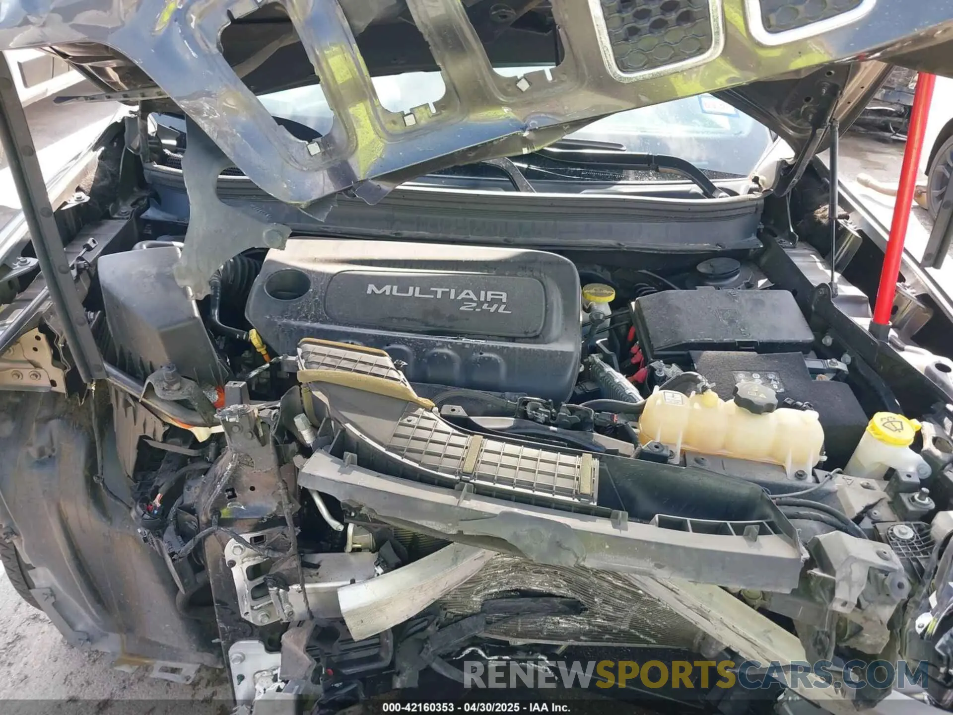 10 Photograph of a damaged car 1C4PJLLB3KD143546 JEEP CHEROKEE 2019