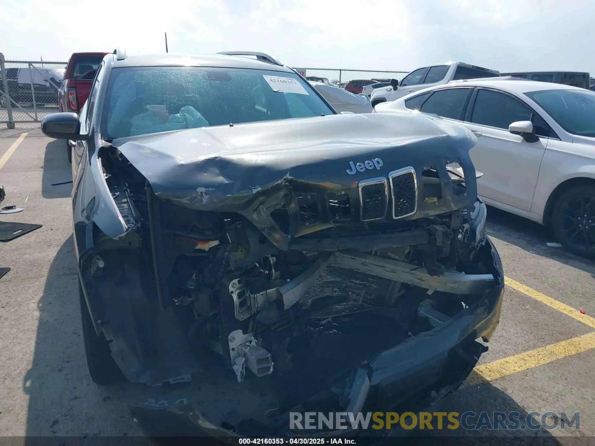 6 Photograph of a damaged car 1C4PJLLB3KD143546 JEEP CHEROKEE 2019