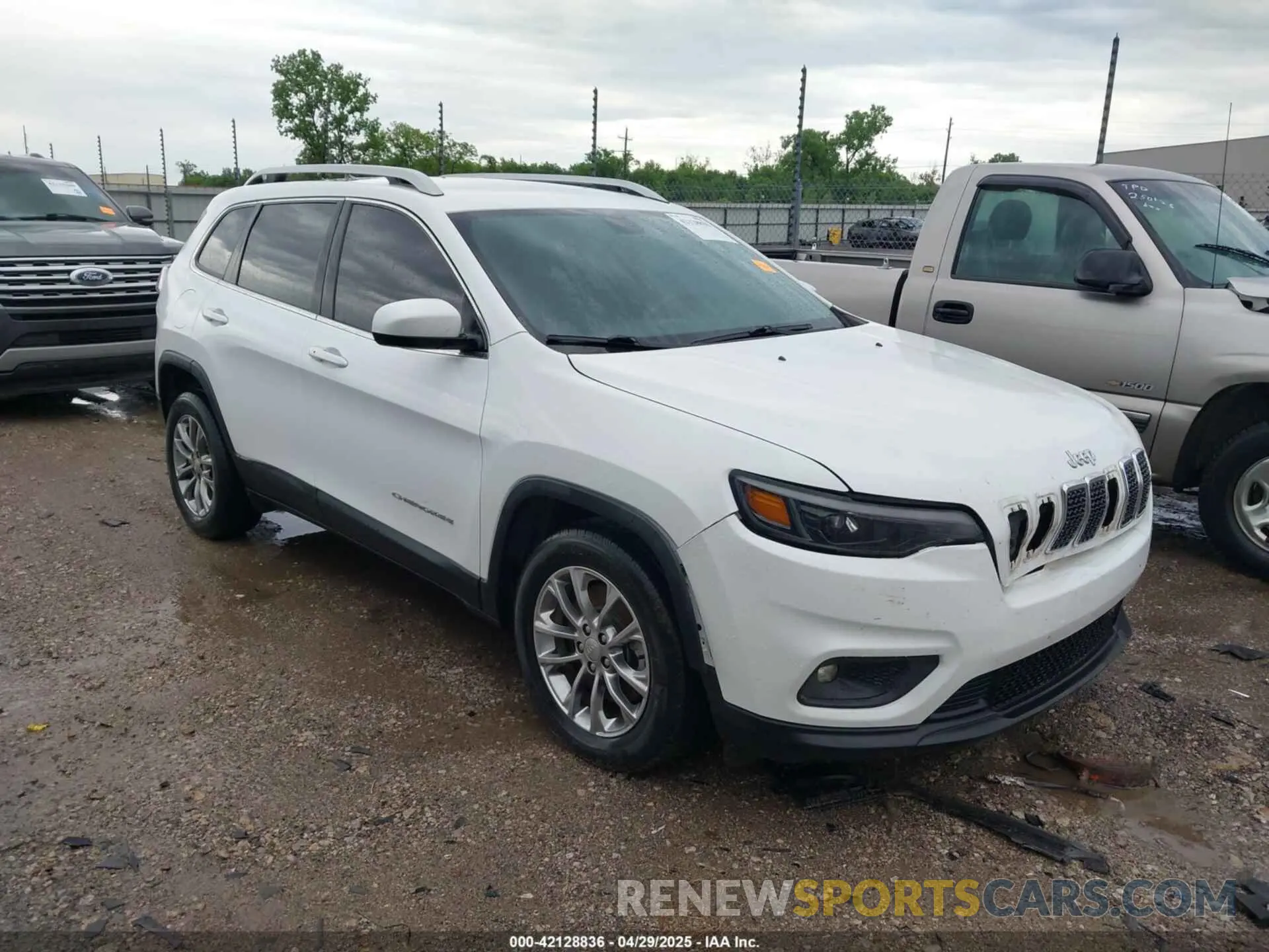 1 Photograph of a damaged car 1C4PJLLB3KD151355 JEEP CHEROKEE 2019